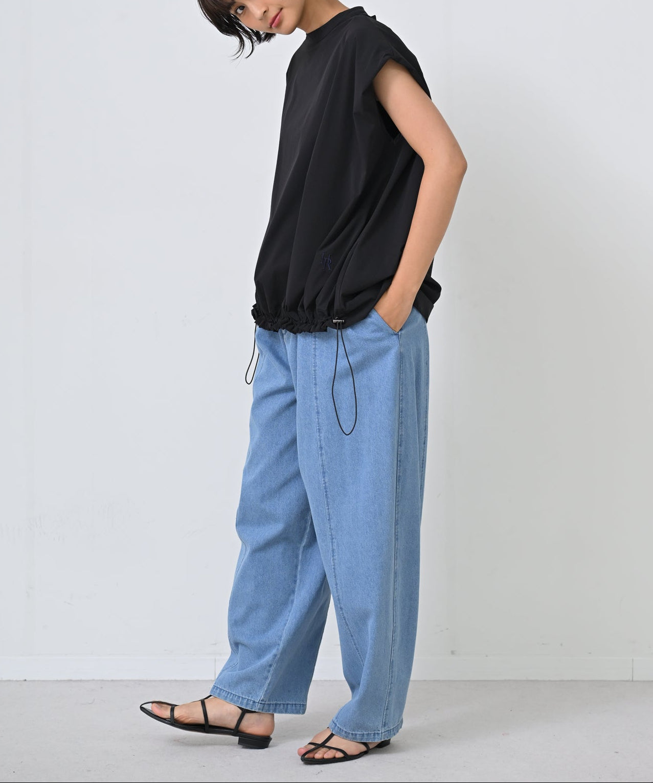 ブラック　model：H166