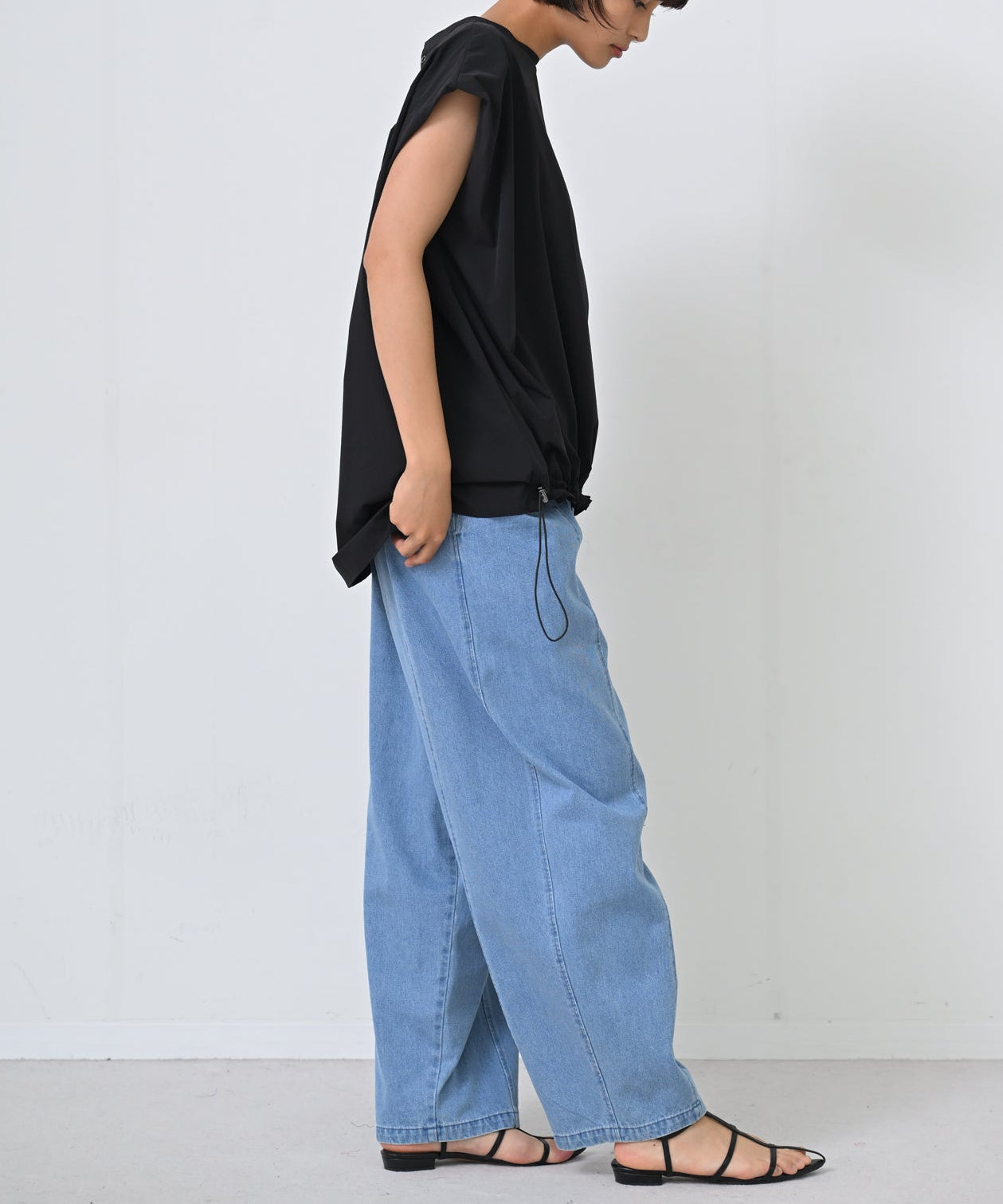 ブラック　model：H166