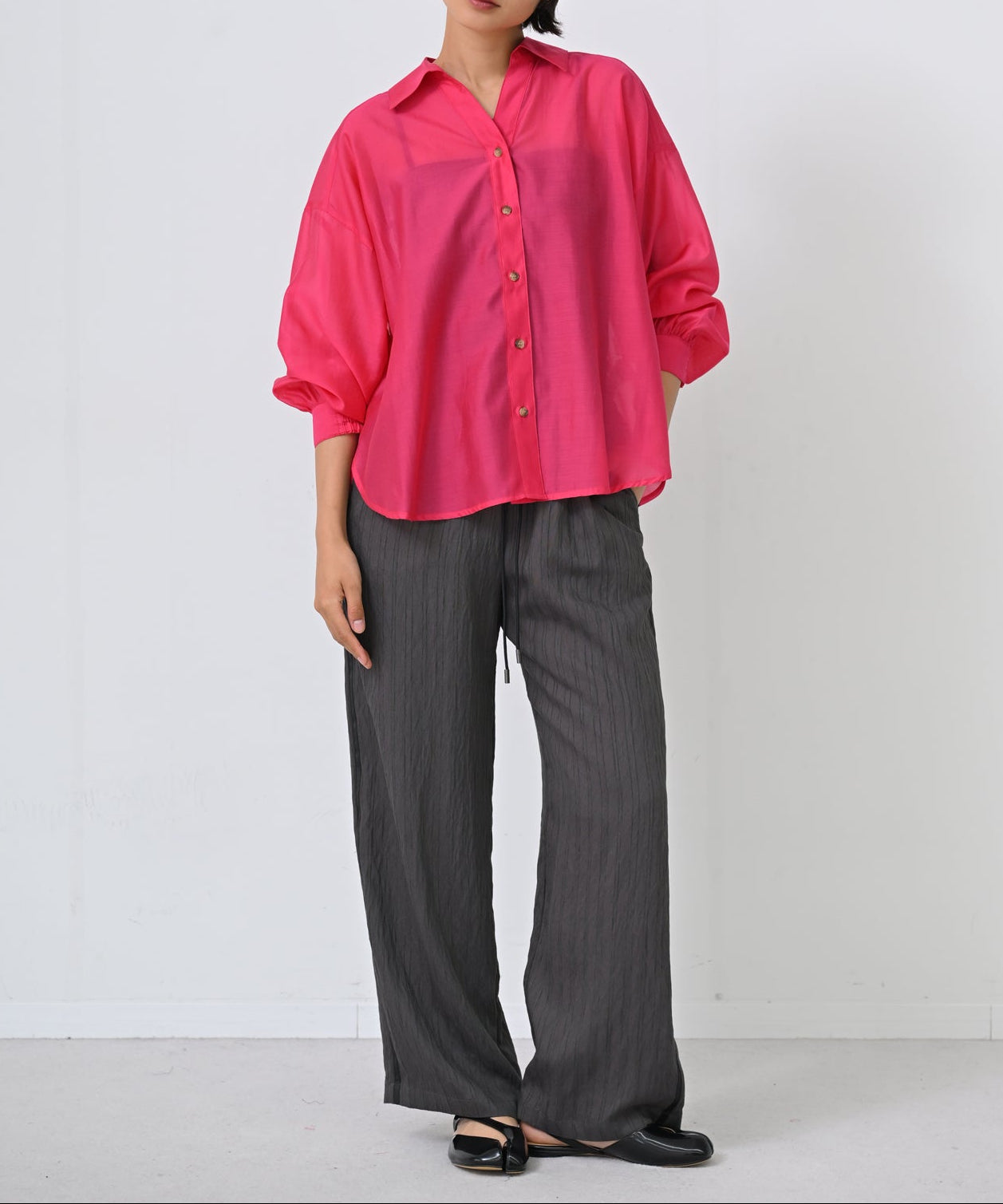 Back Ribbon Relax Blouse
