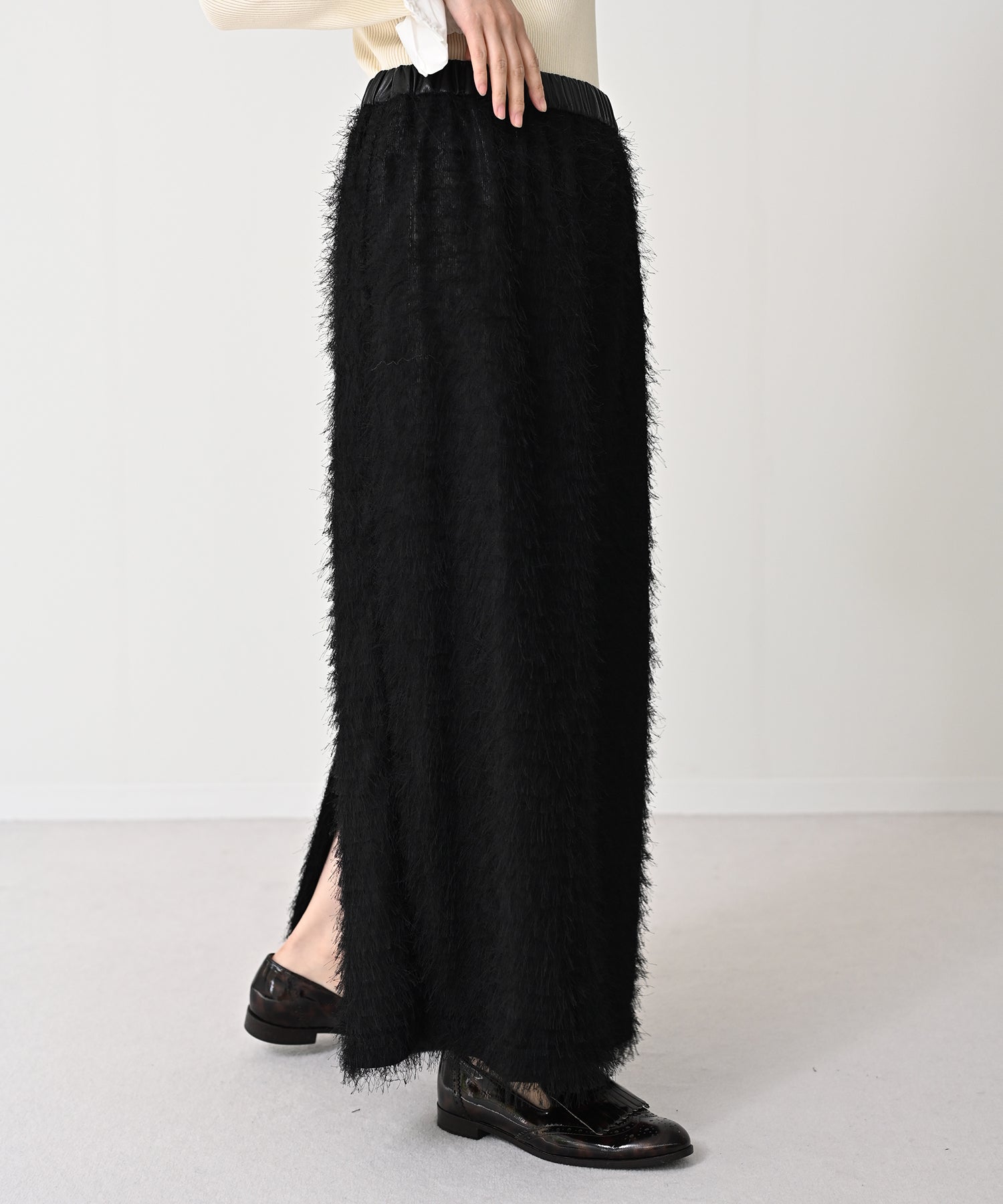 ブラック　model：H162