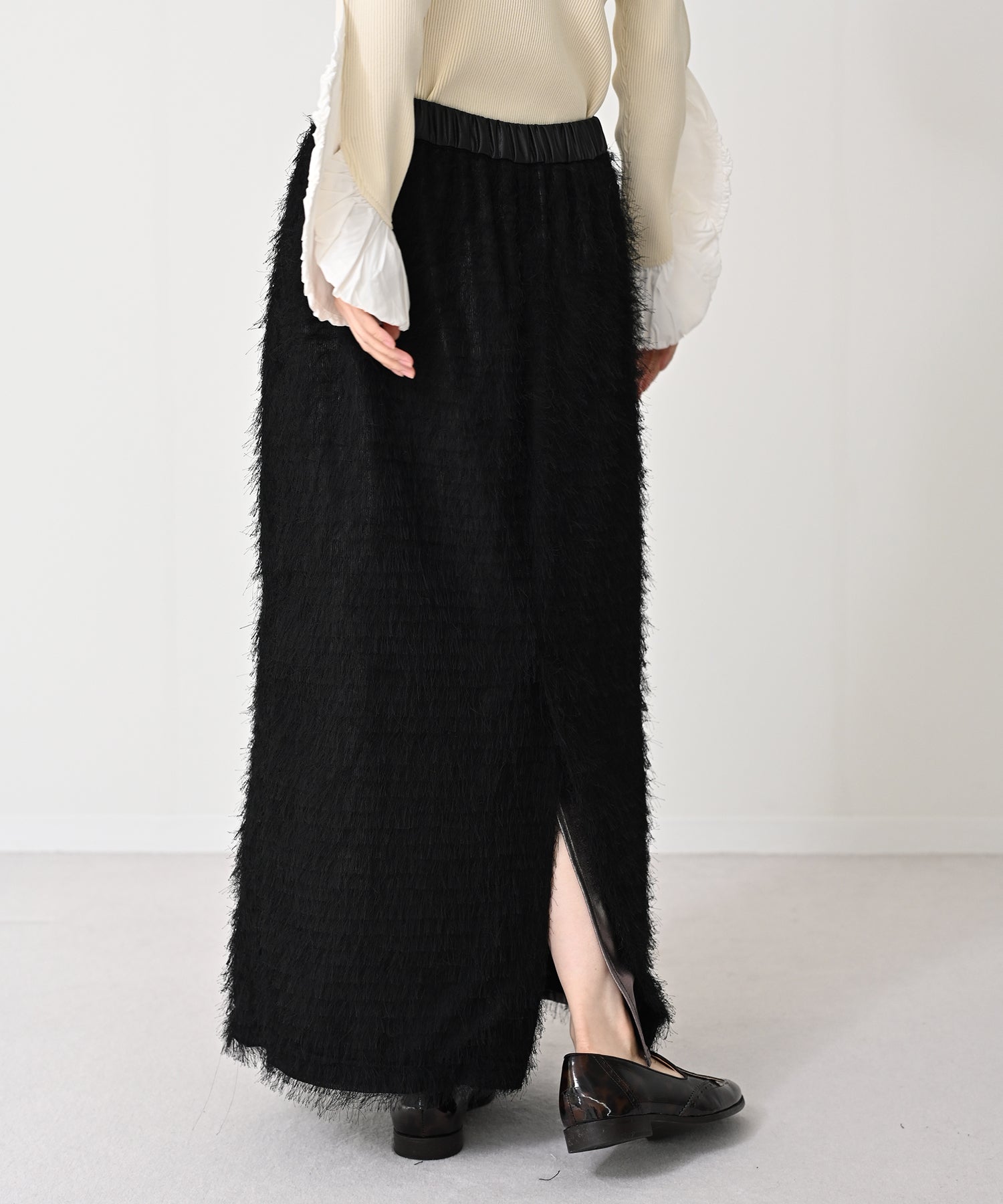 ブラック　model：H162