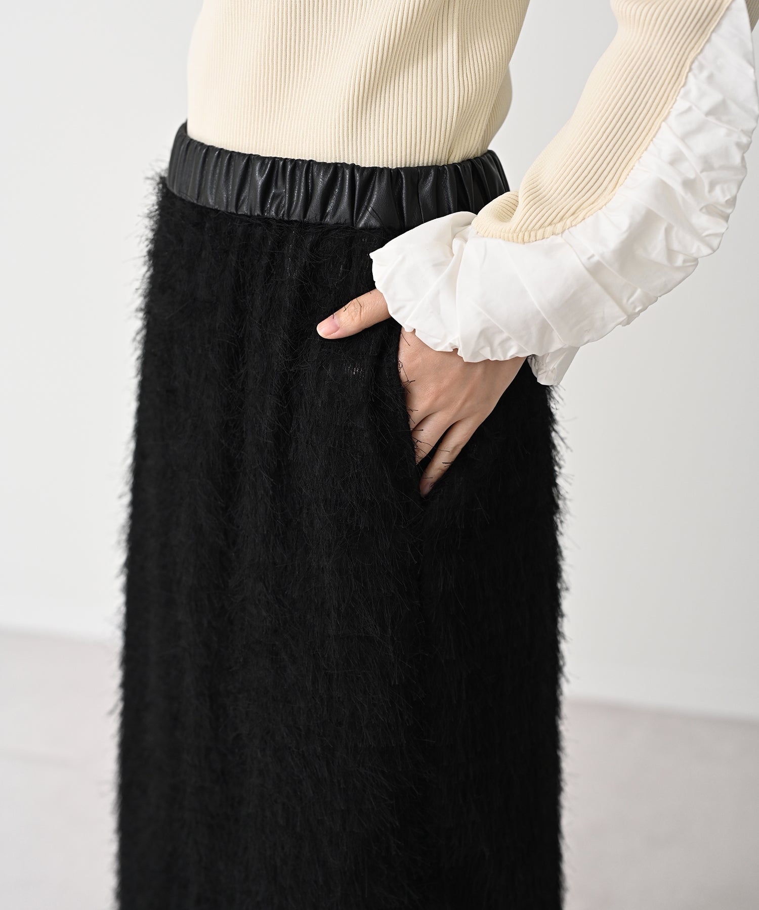 ブラック　model：H162