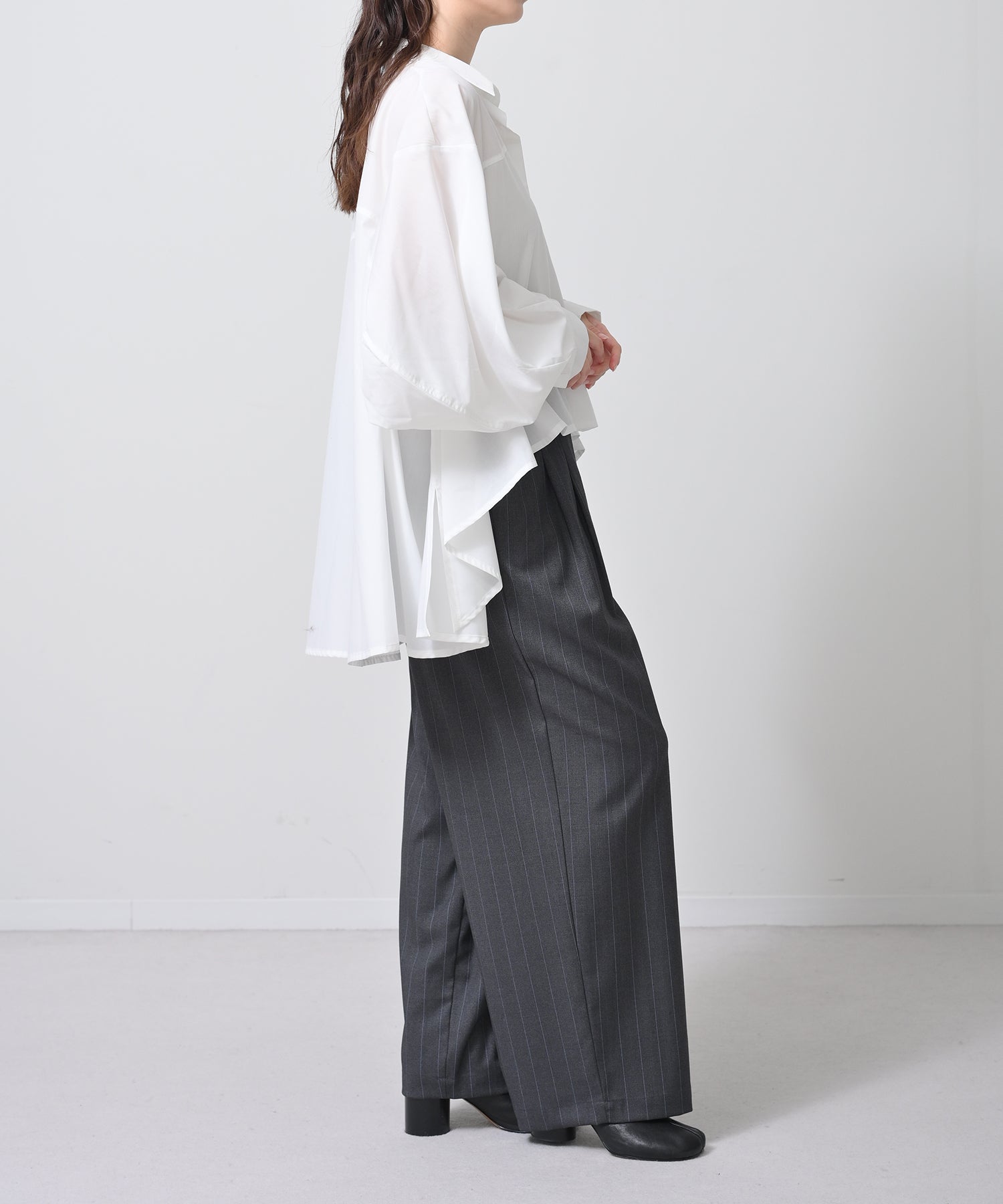 オフホワイト　model：H160