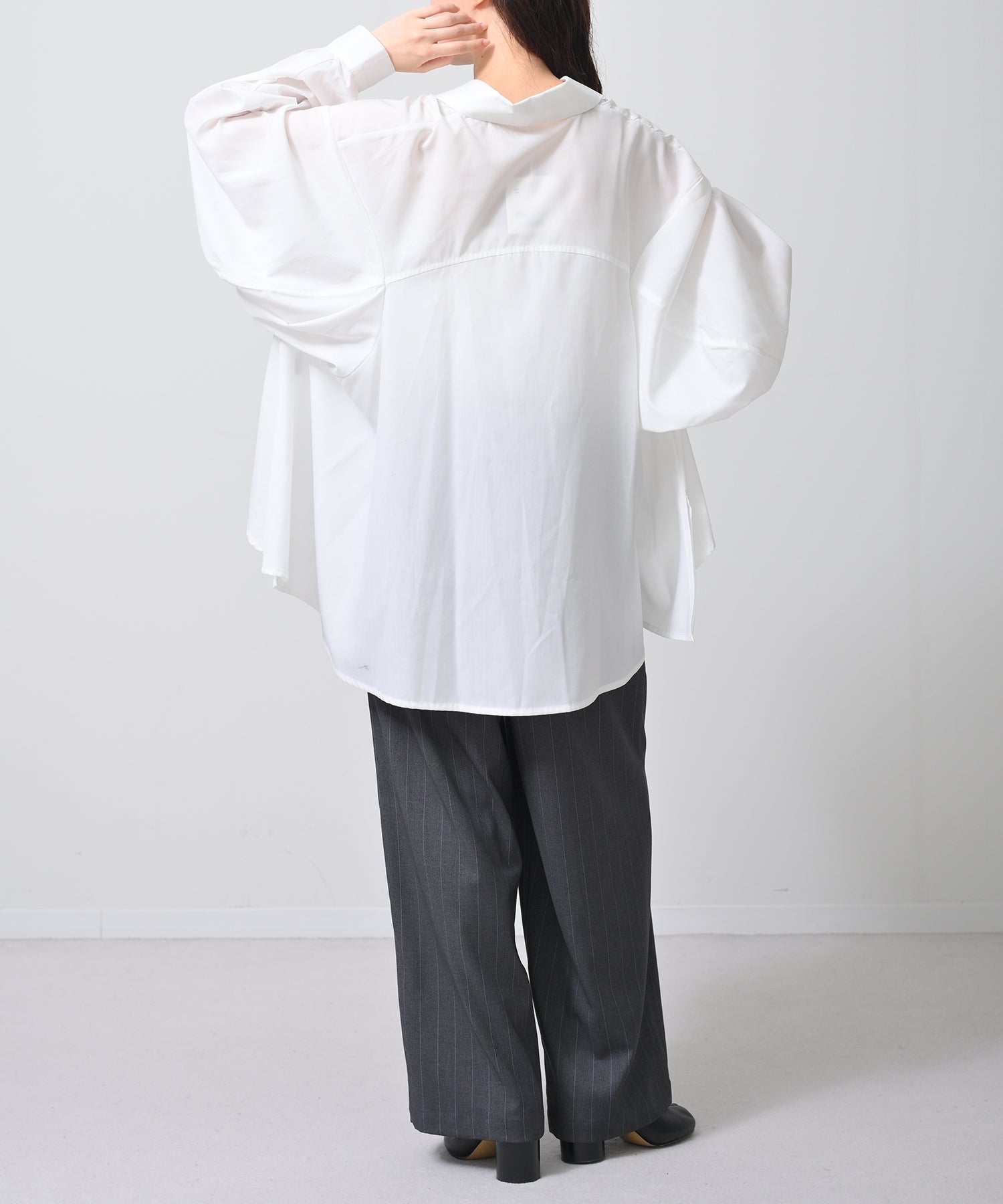 オフホワイト　model：H160