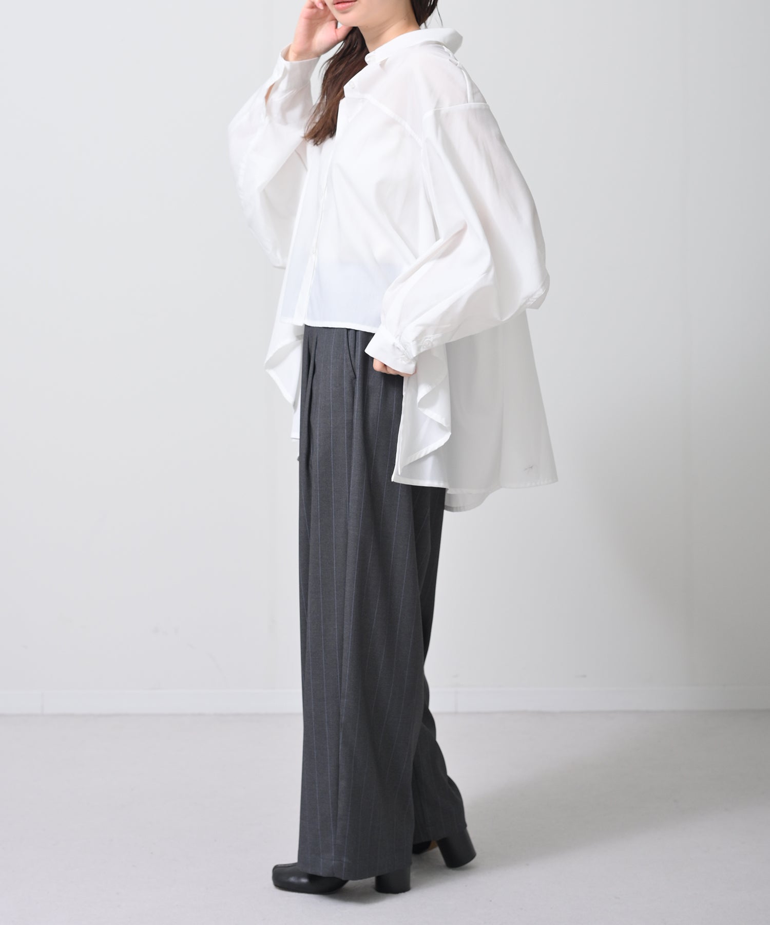 オフホワイト　model：H160