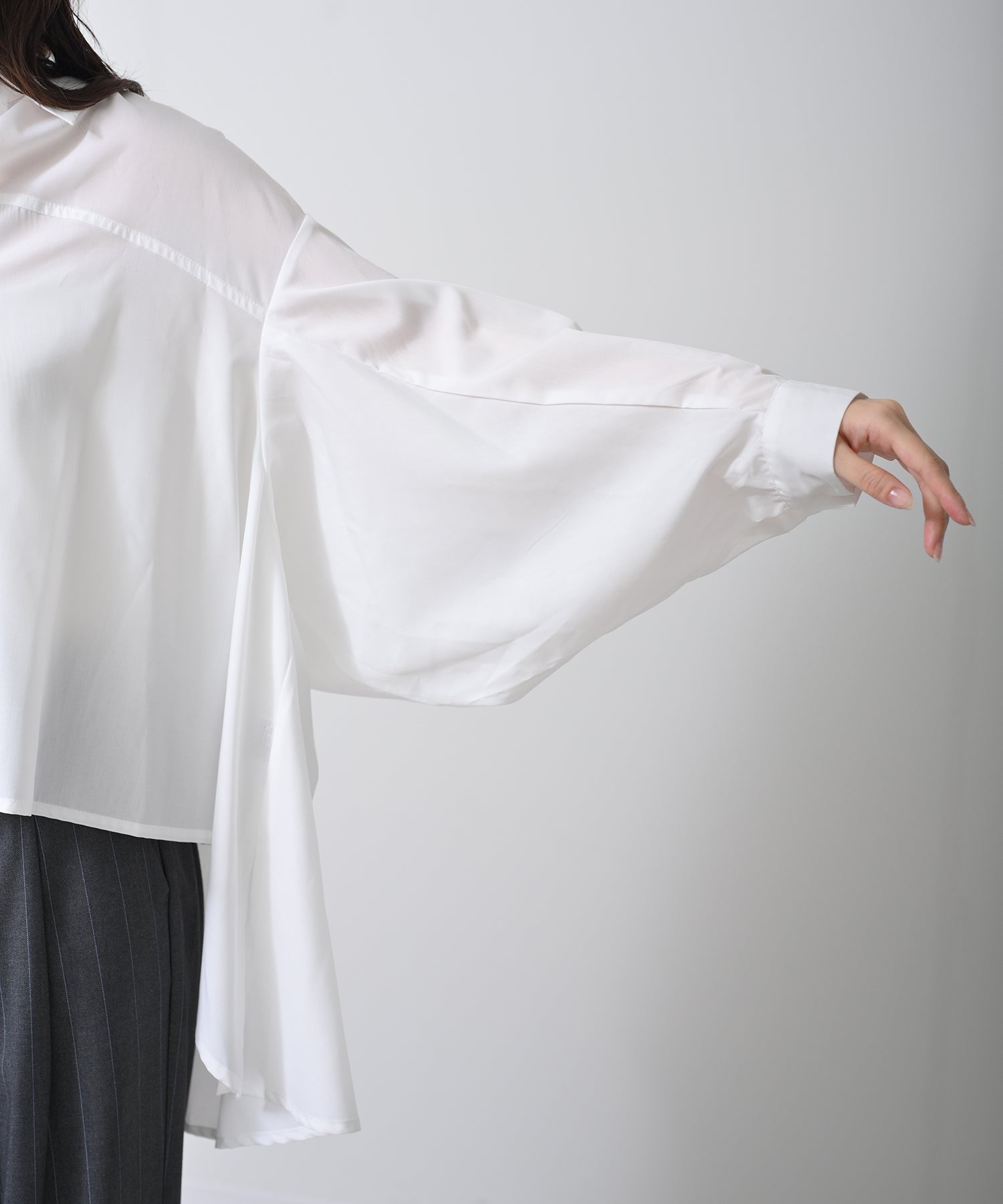 オフホワイト　model：H160