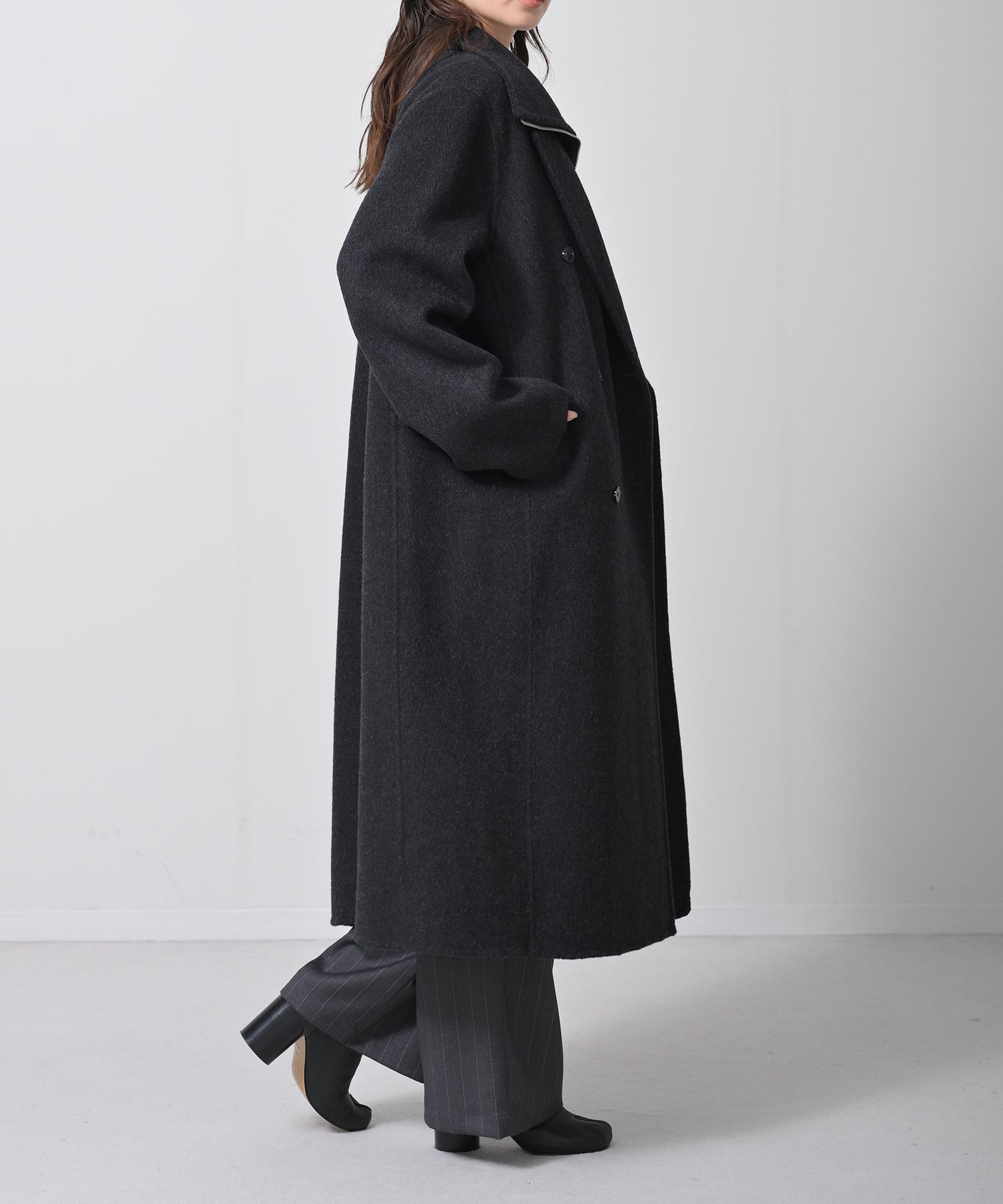 ブラック　model：H160