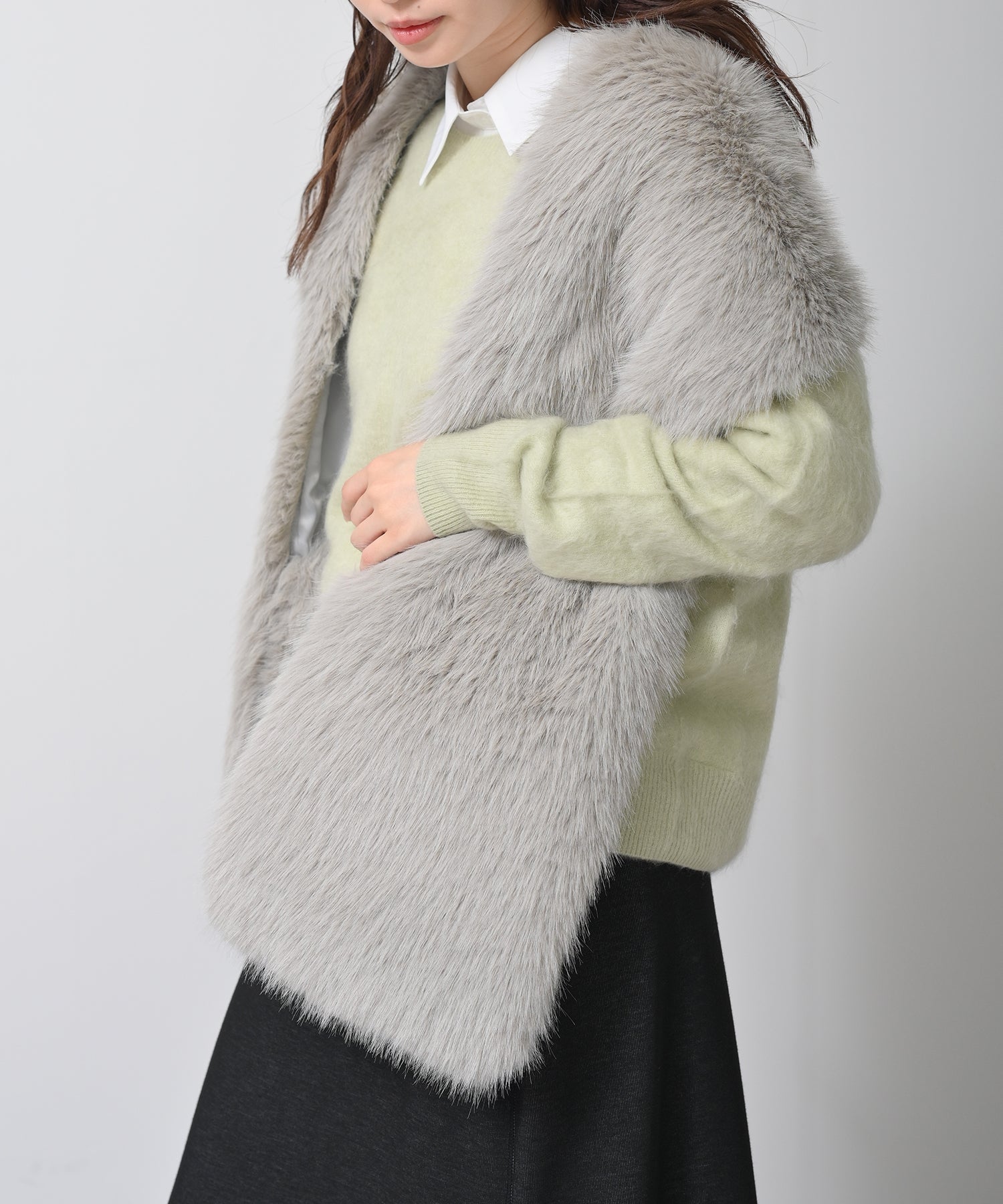 グレージュ　model：H160