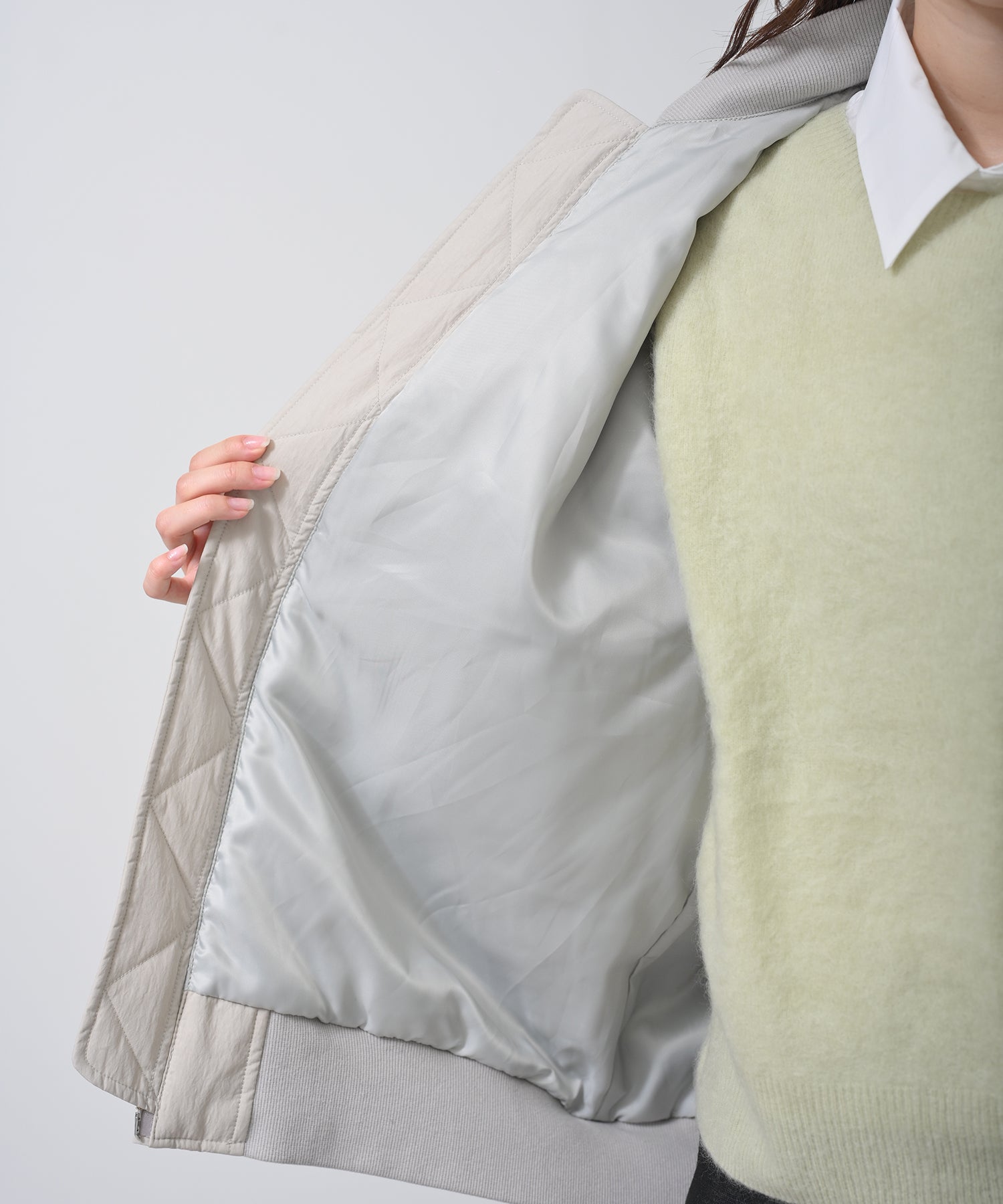 グレージュ　model：H160