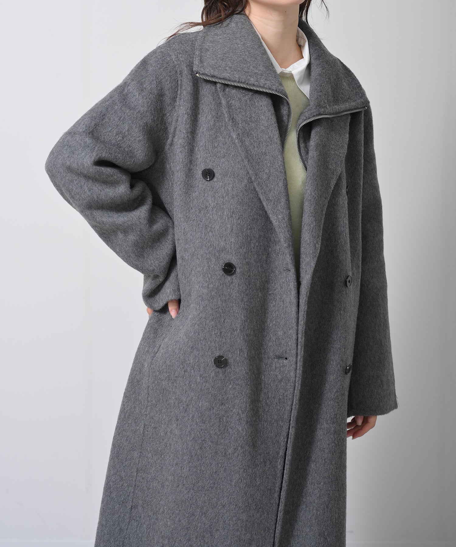 グレー　model：H160