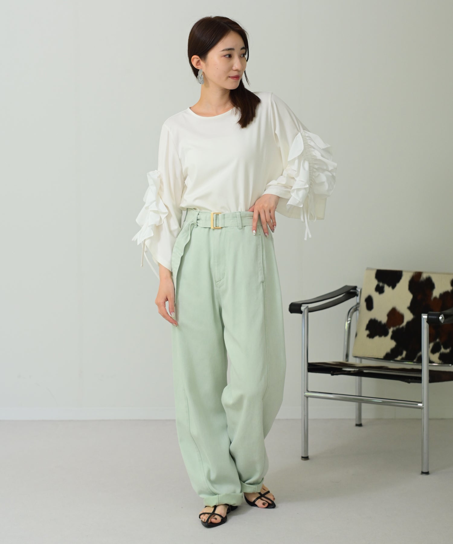 オフホワイト　model：H160