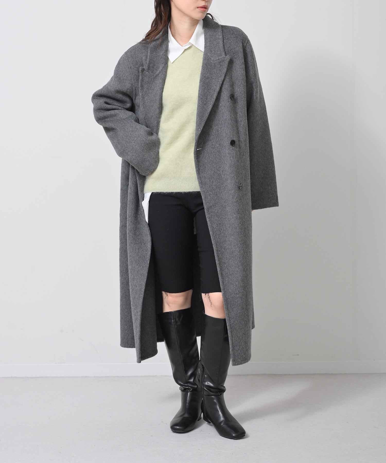 グレー　model：H160