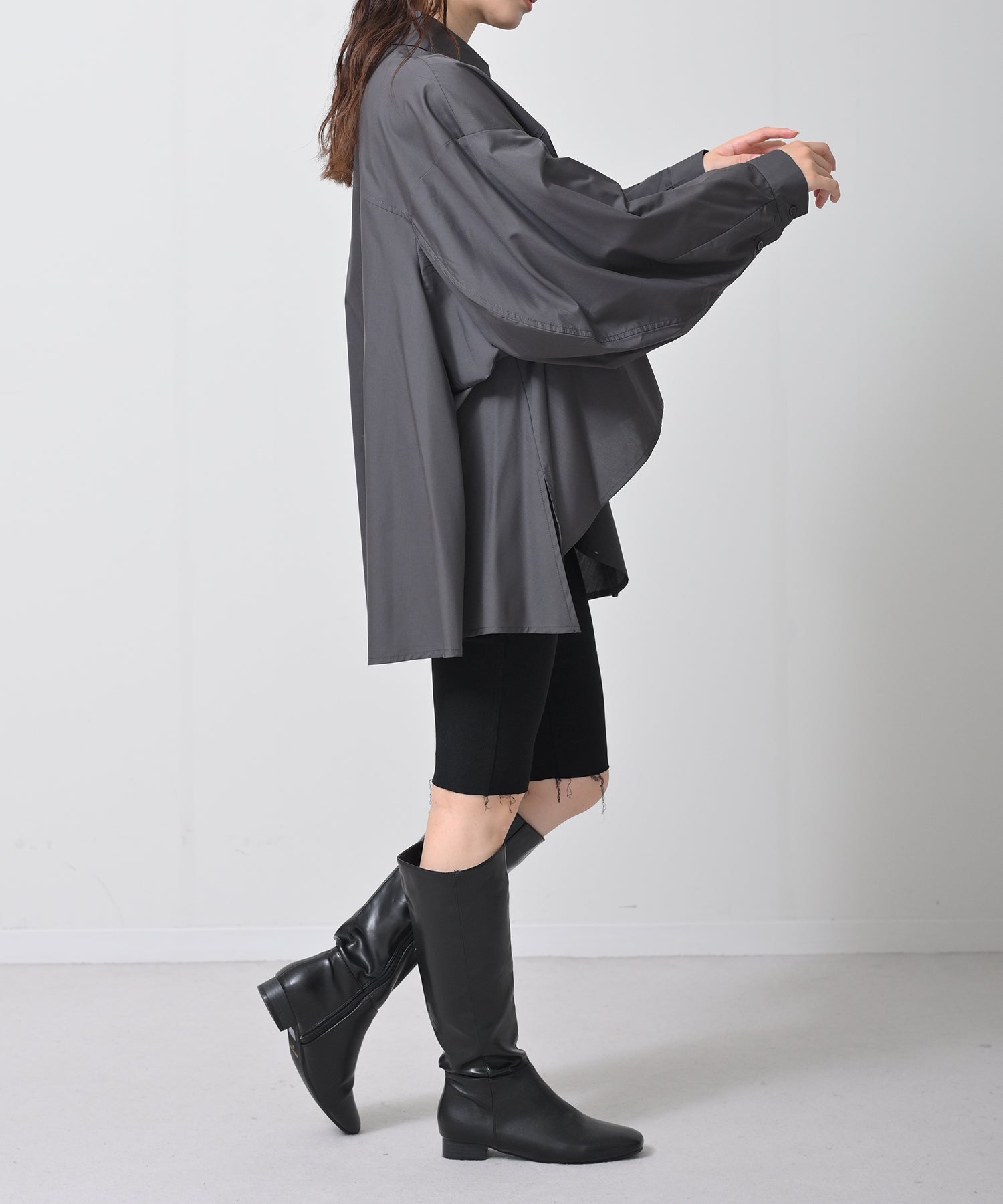 グレー　model：H160