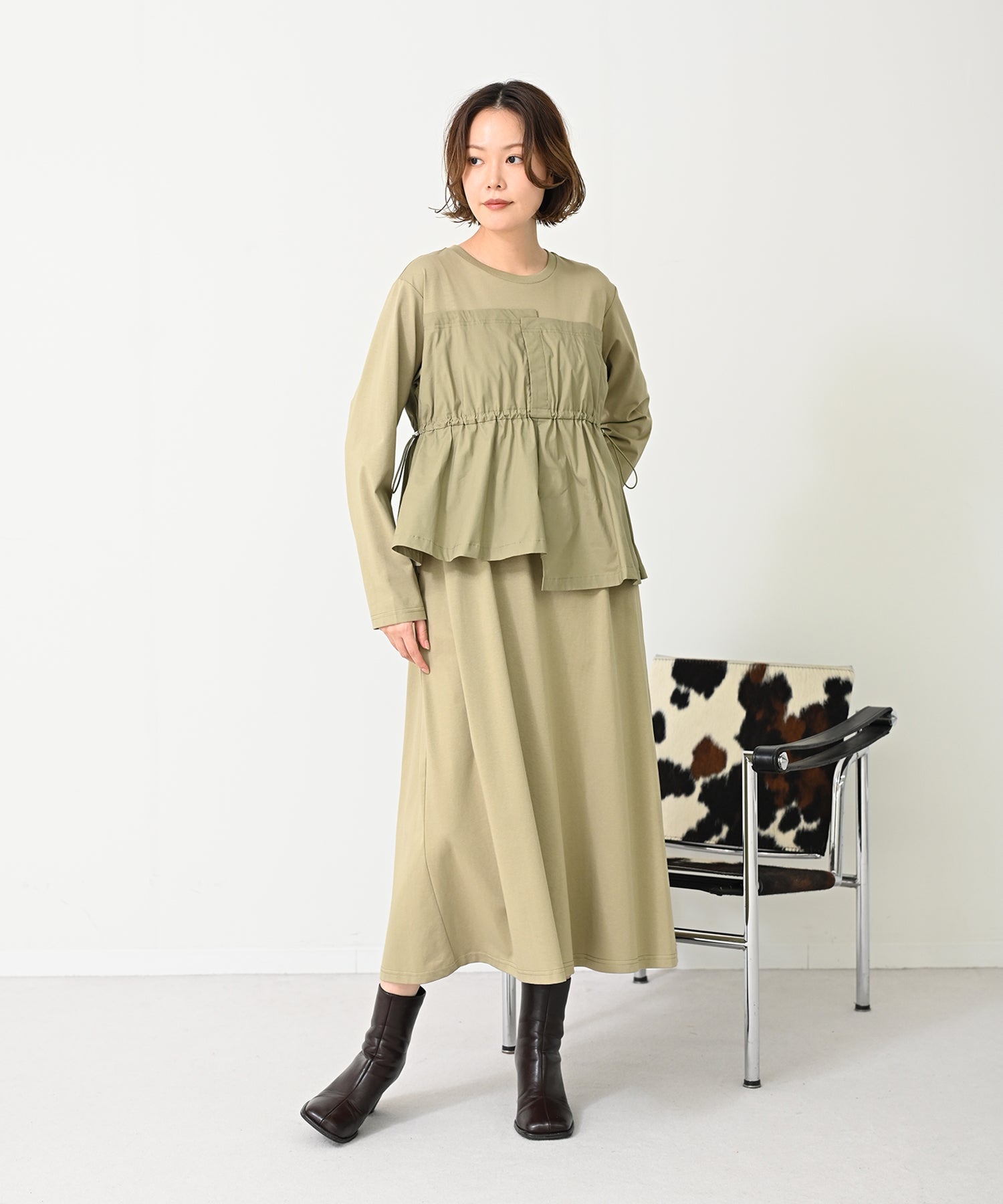 カーキ　model：H167