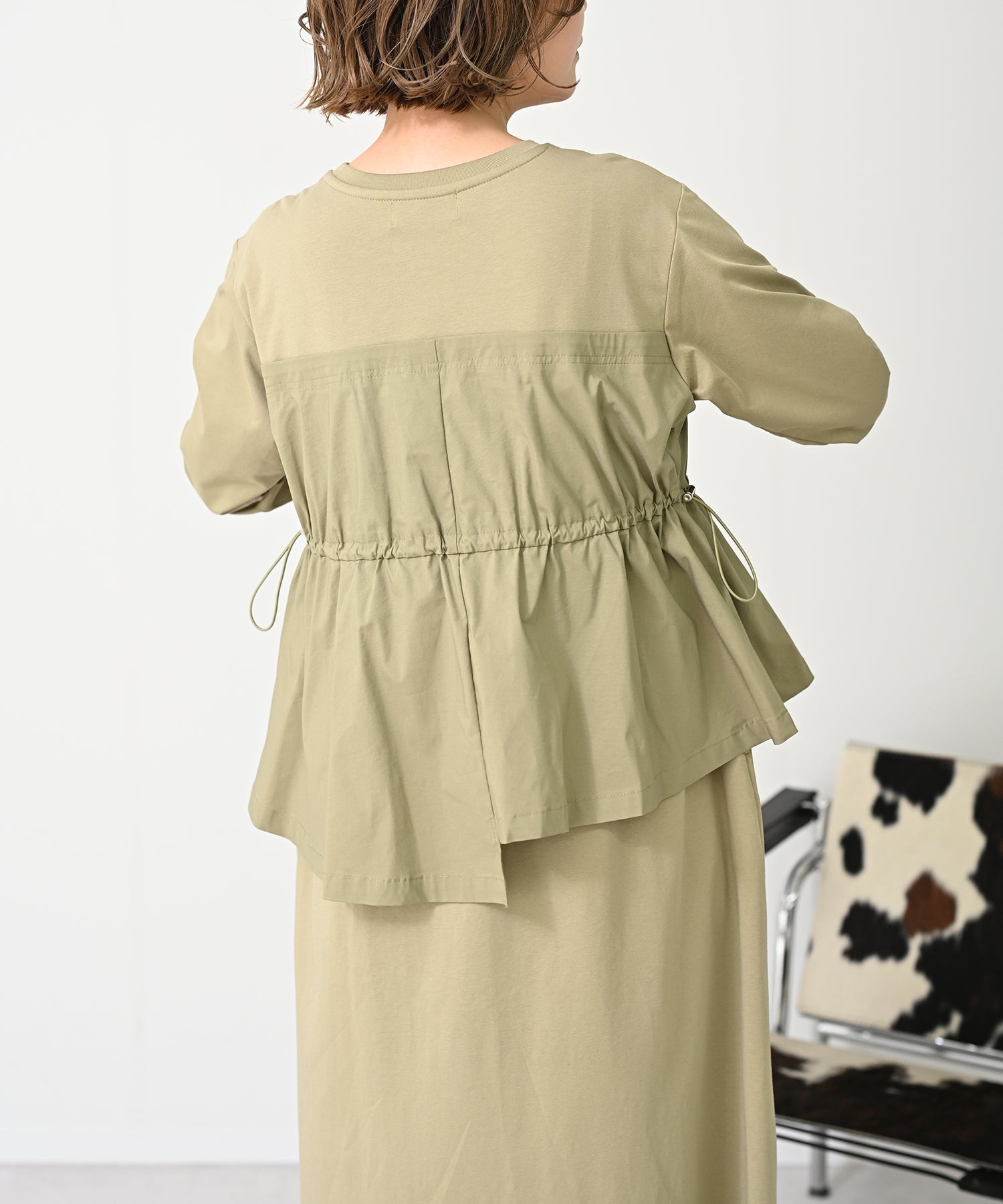 カーキ　model：H167