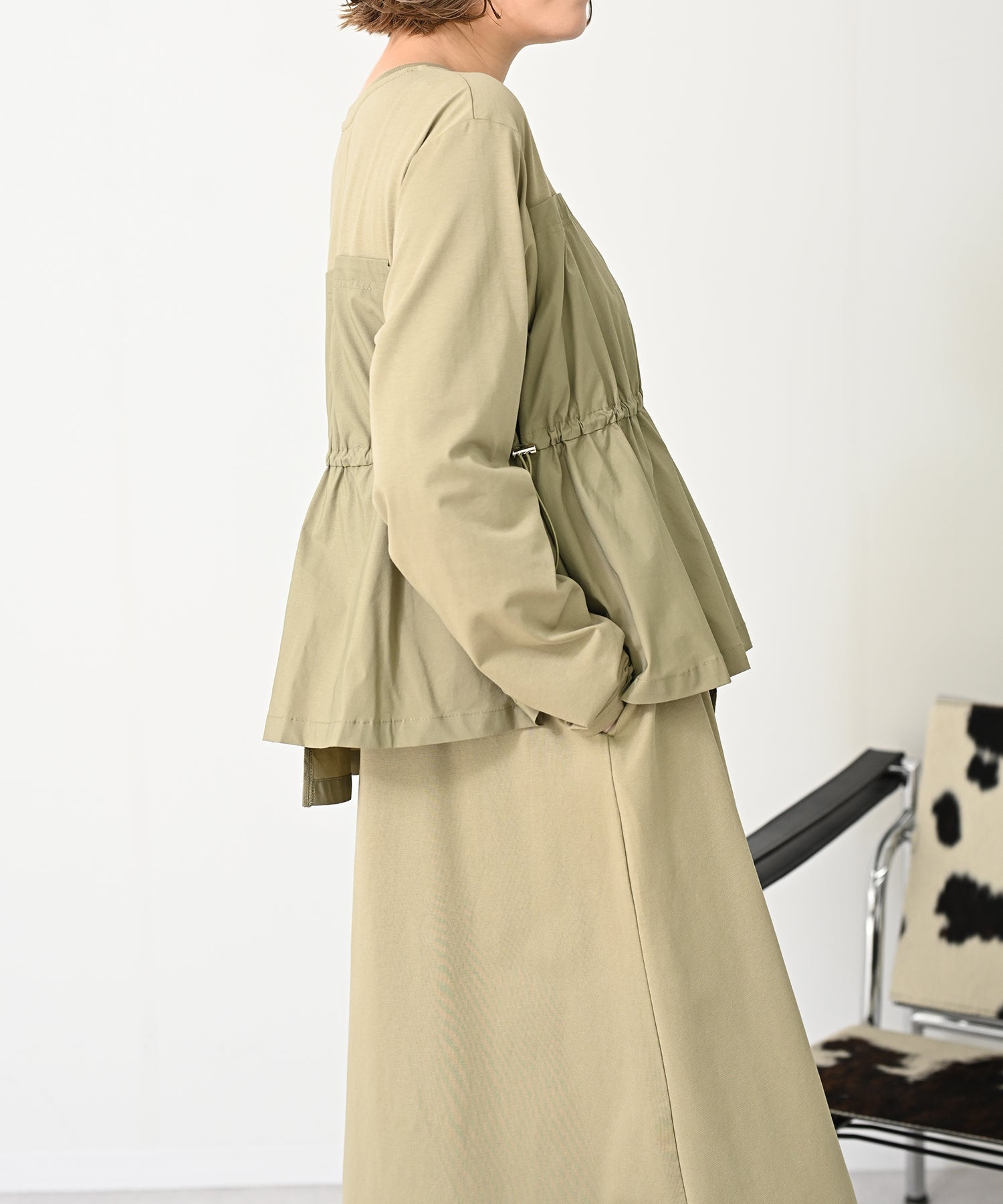 カーキ　model：H167