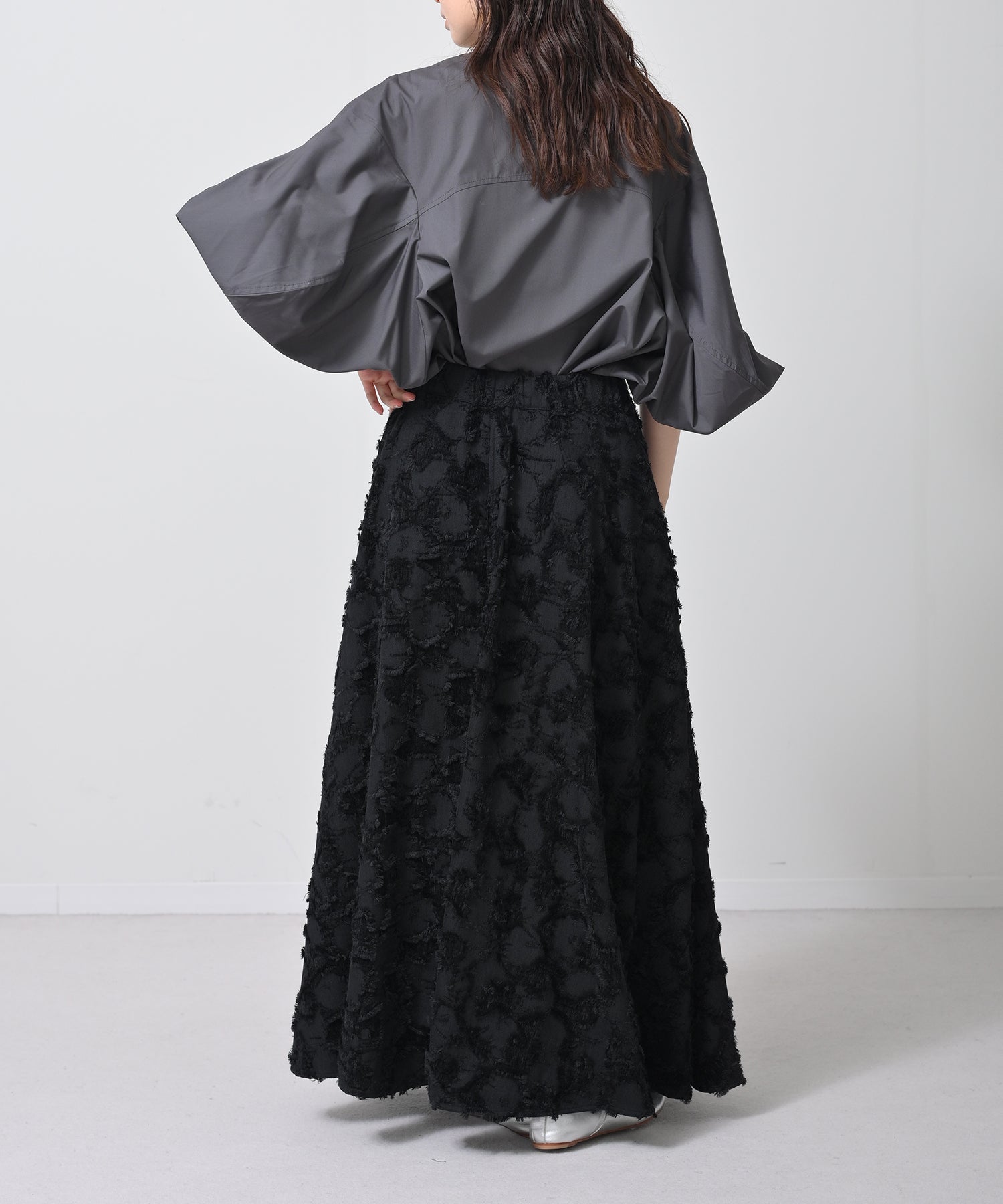 グレー　model：H160