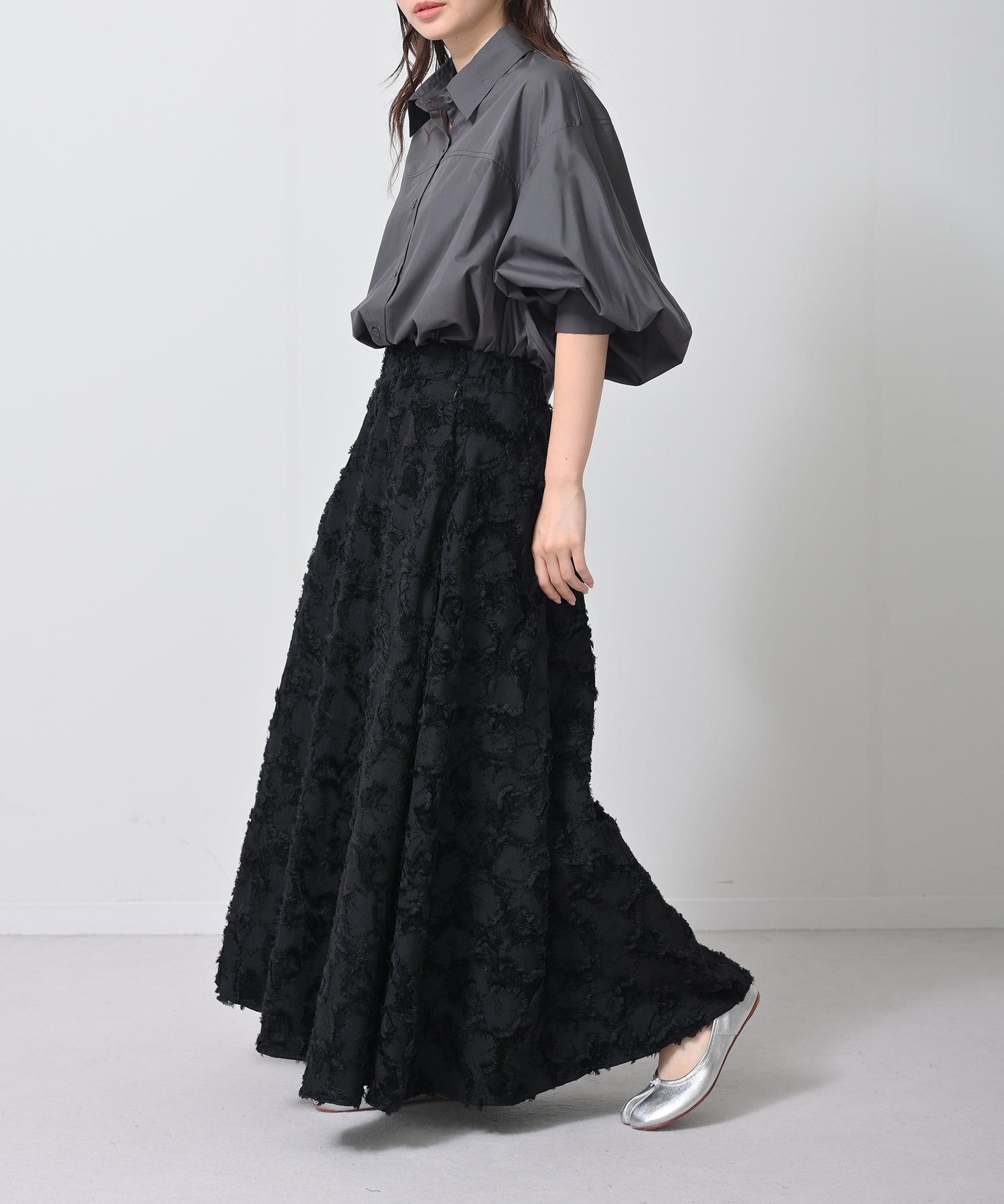 グレー　model：H160