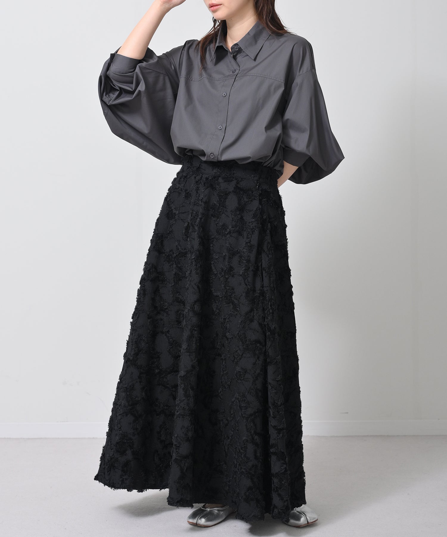 グレー　model：H160