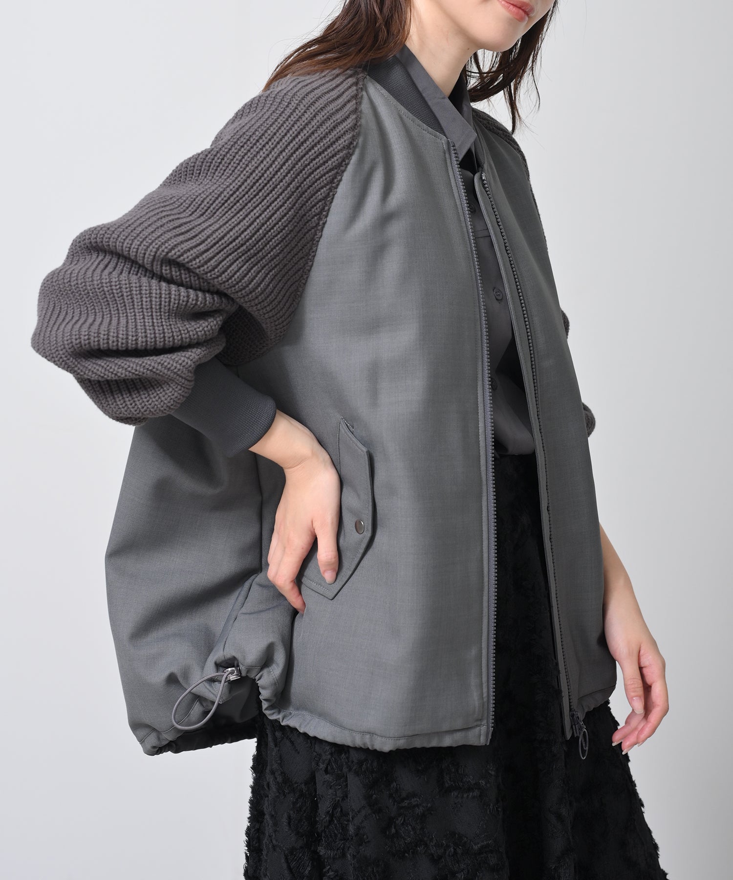 グレー　model：H160