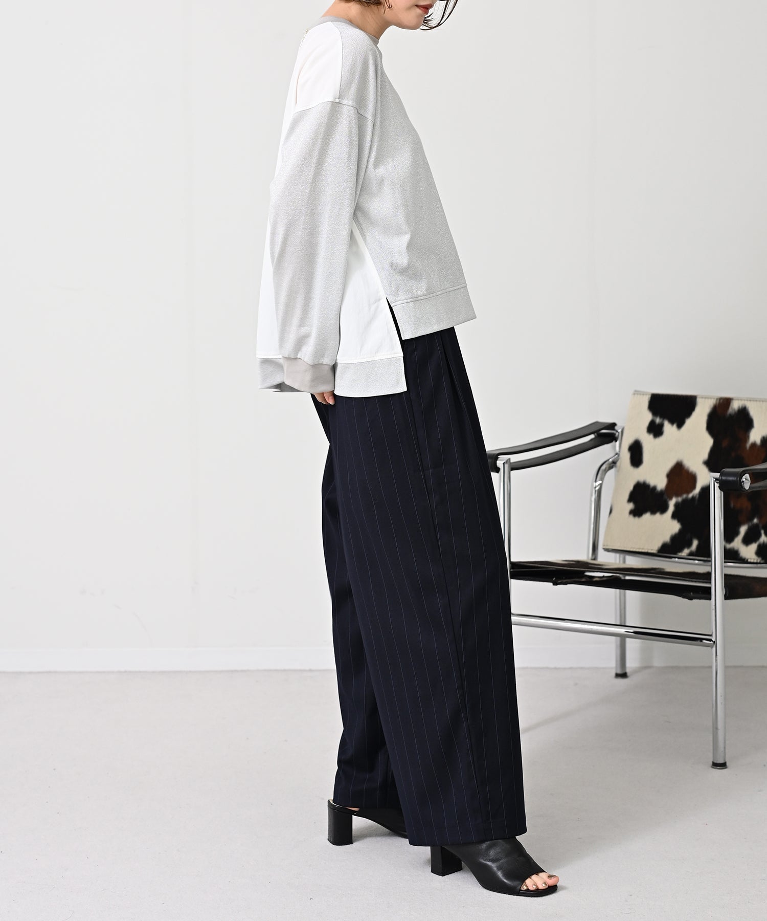 ライトグレー　model：H167