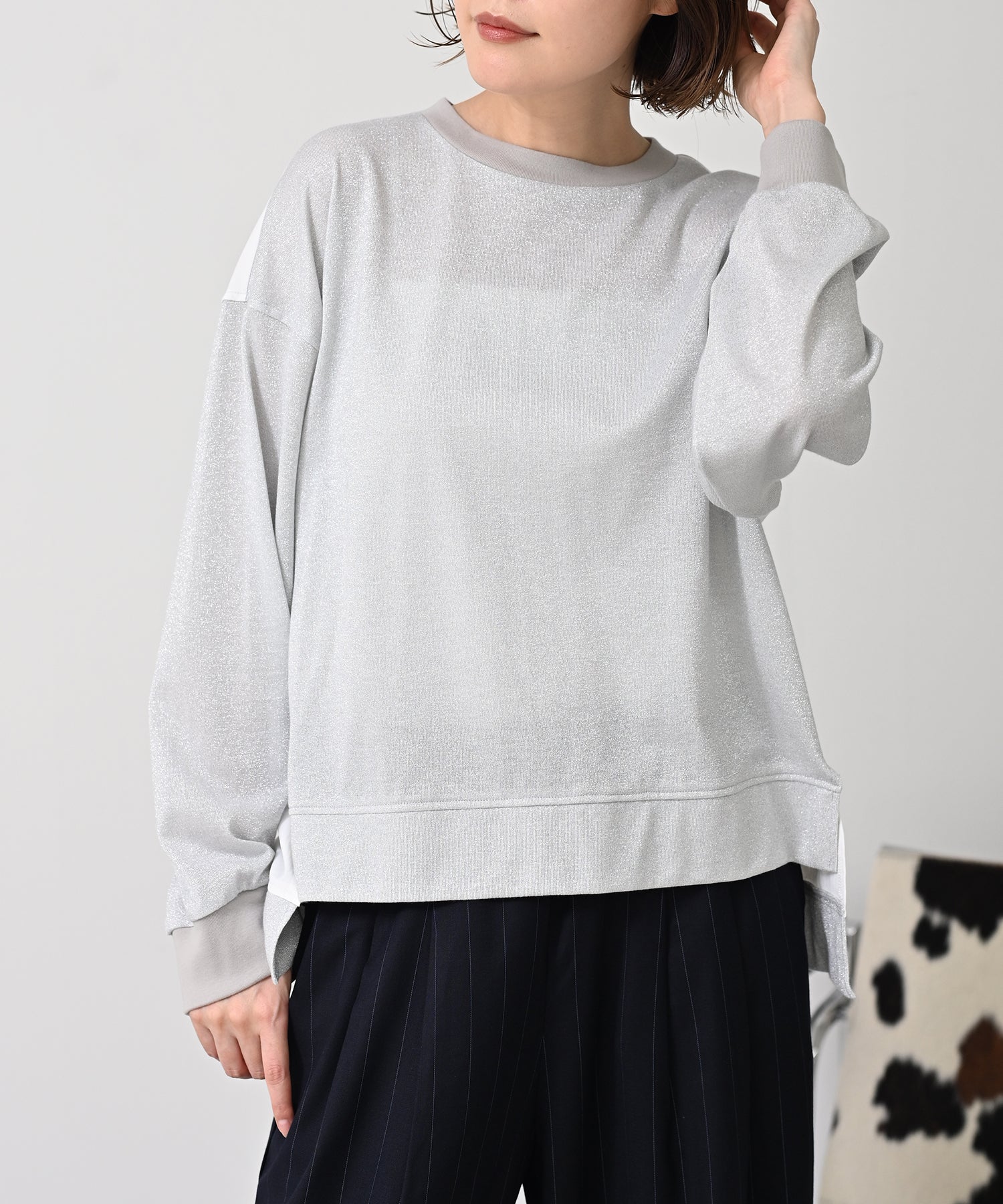 ライトグレー　model：H167