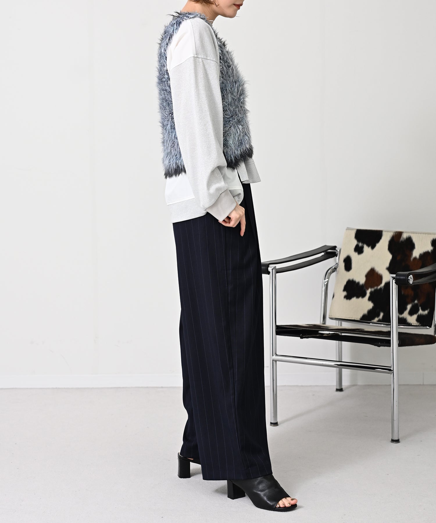 チャコール　model：H167