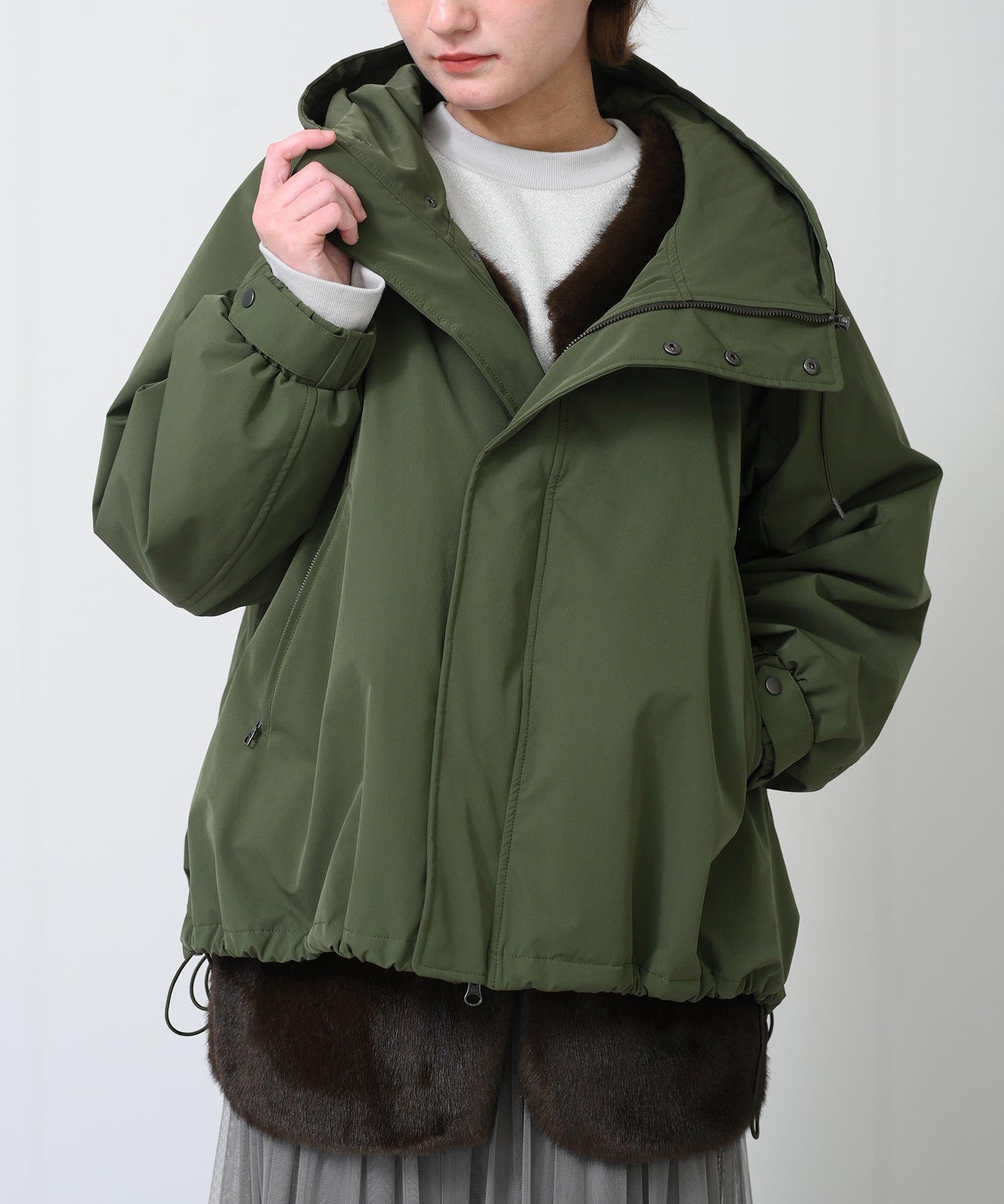 カーキ　model：H163