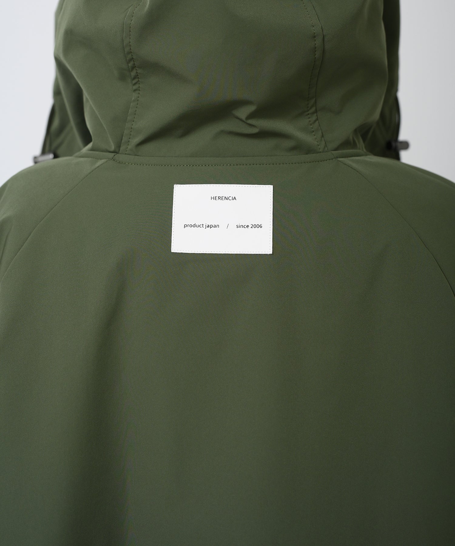 カーキ　model：H163