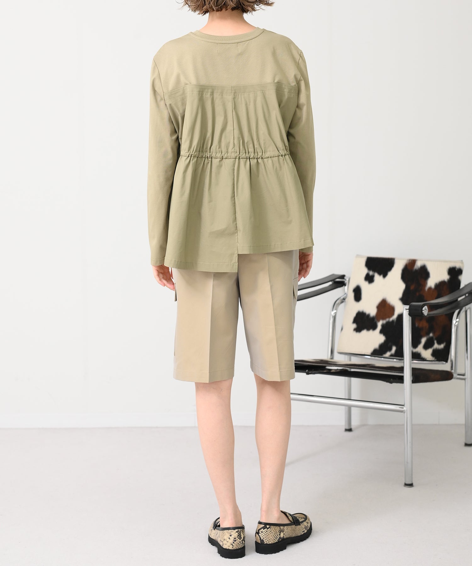 カーキ　model：H167