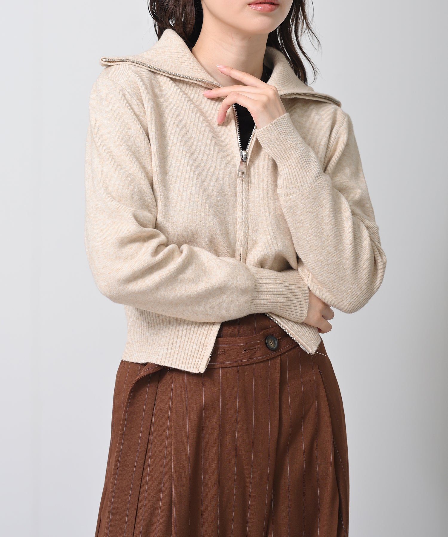 ベージュ　model：H160