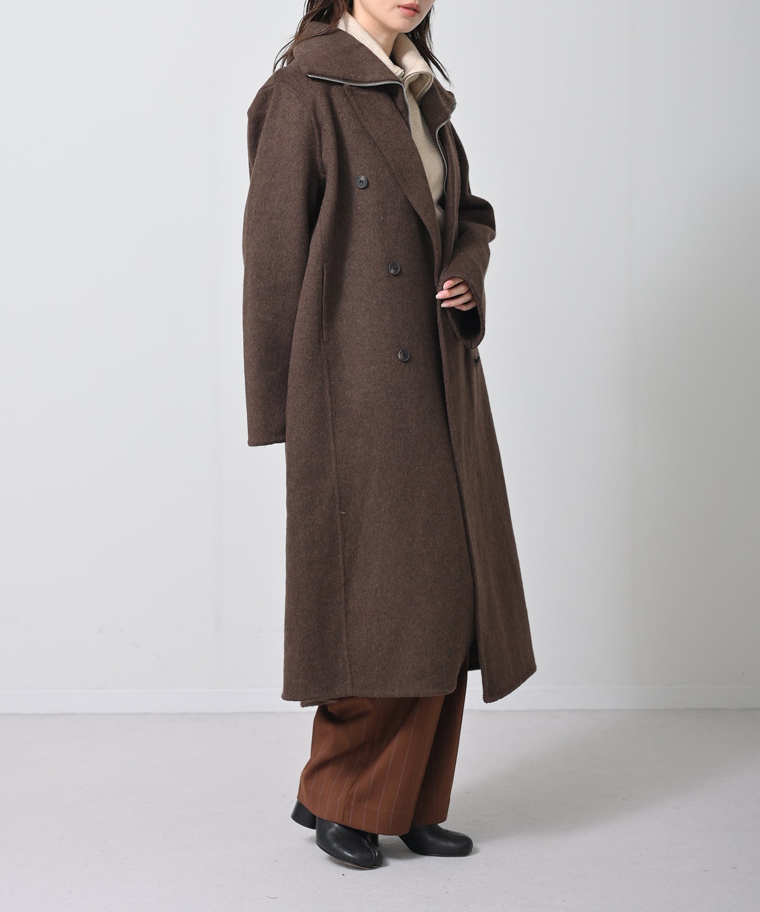 ブラウン　model：H160