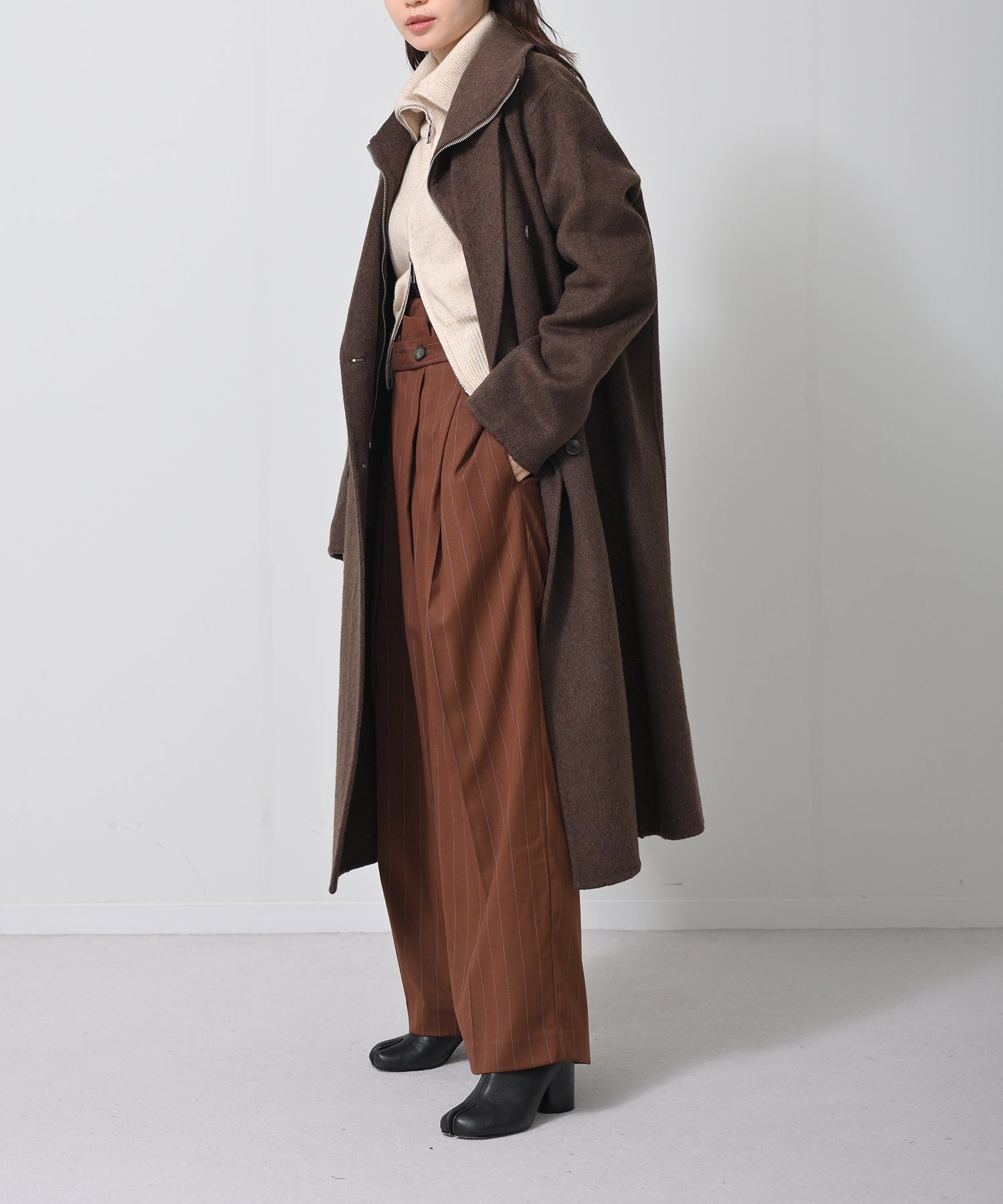 ブラウン　model：H160