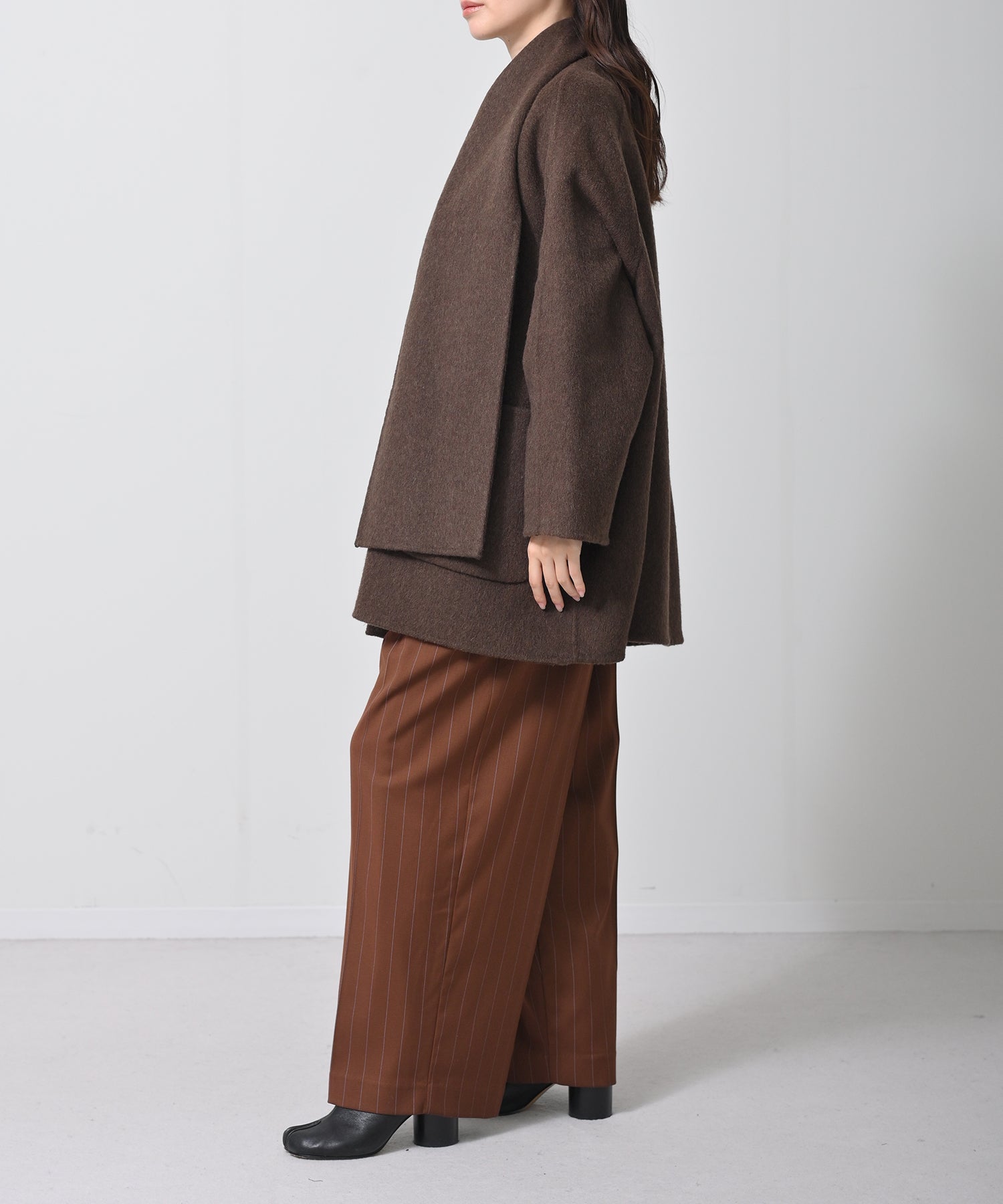 ブラウン　model：H160