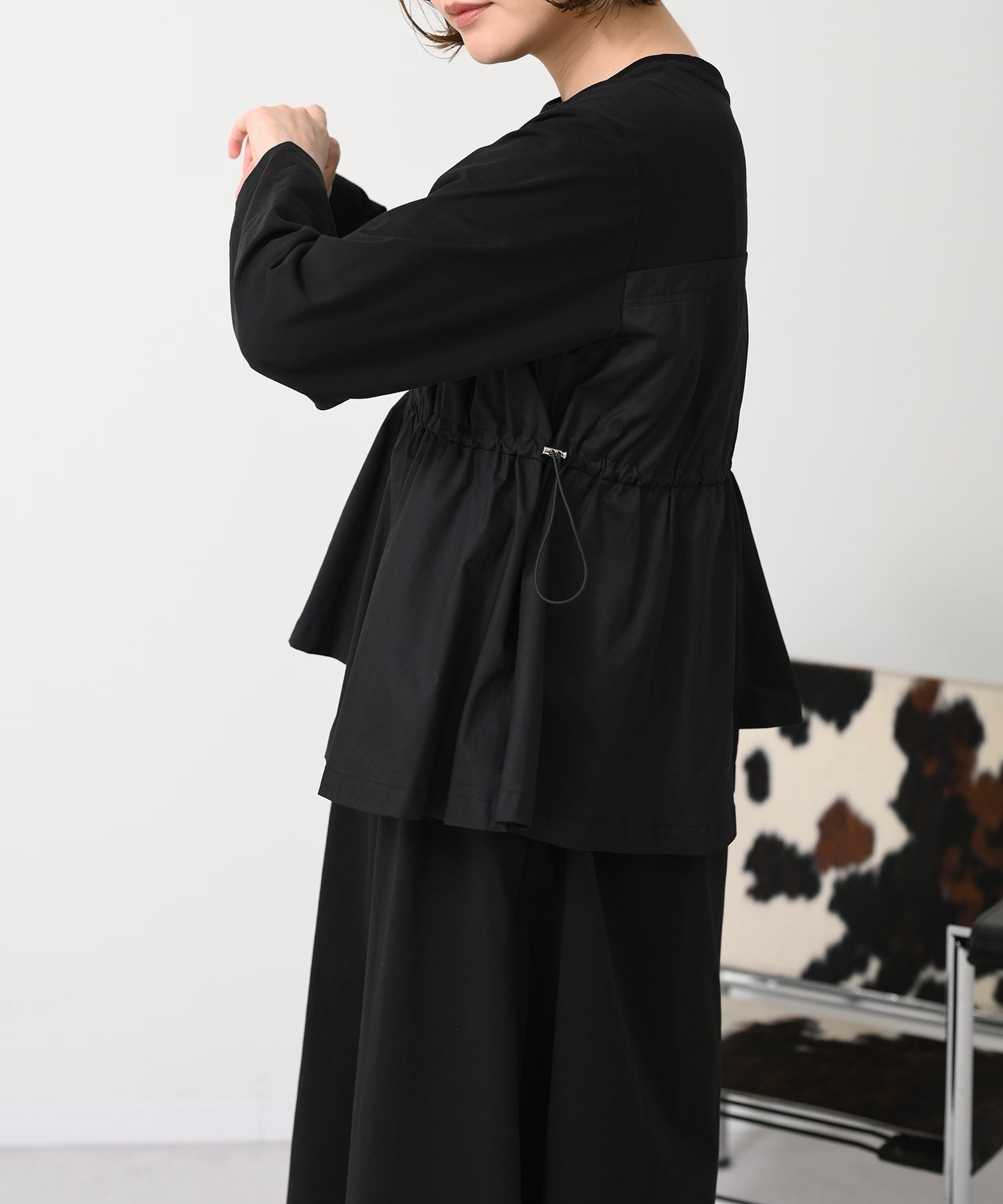 ブラック　model：H167