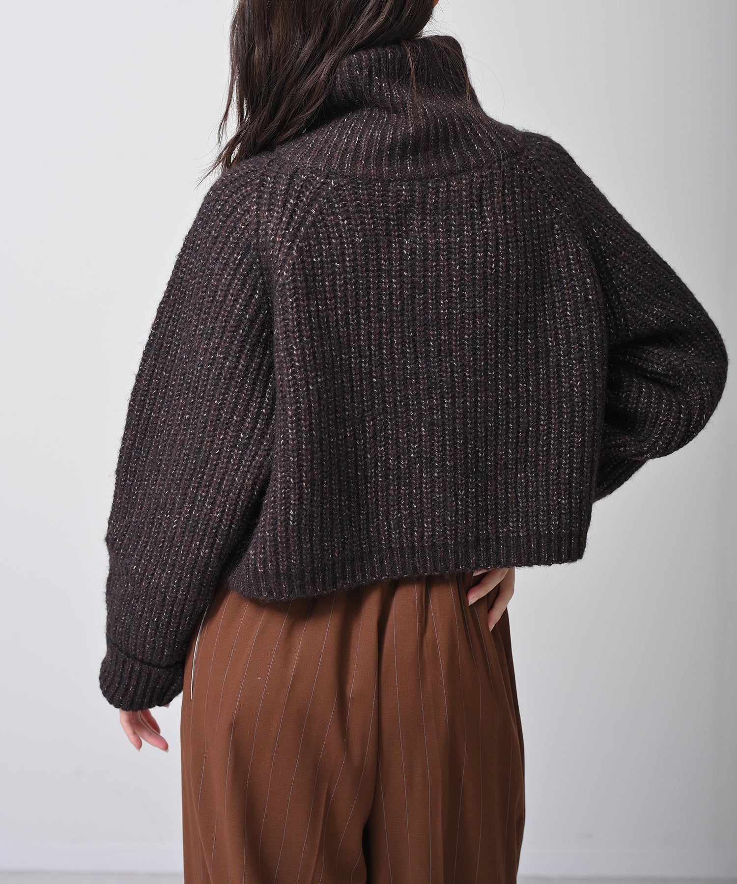 ブラウン　model：H160