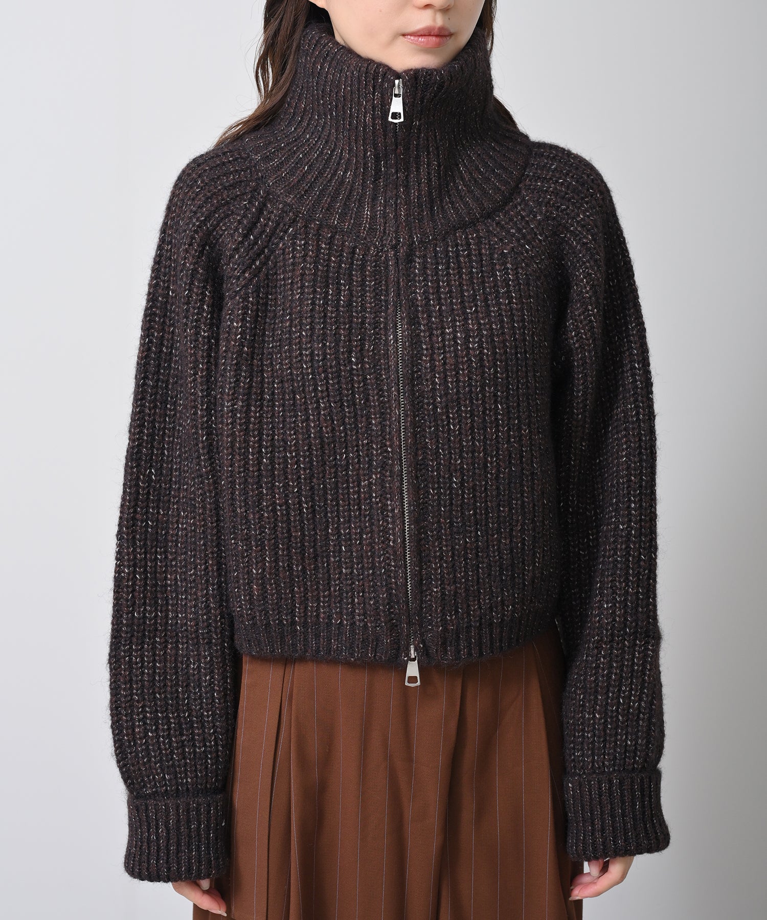 ブラウン　model：H160