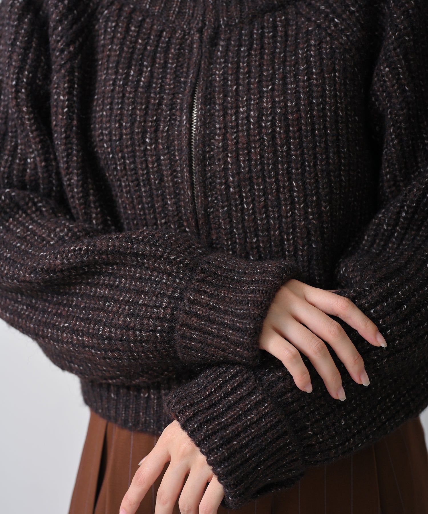 ブラウン　model：H160