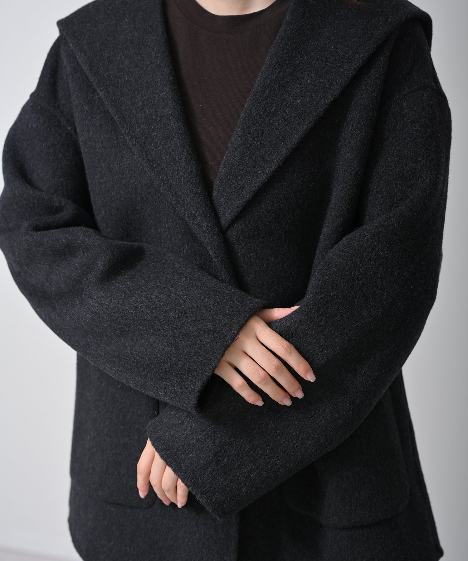 ダークグレー　model：H160