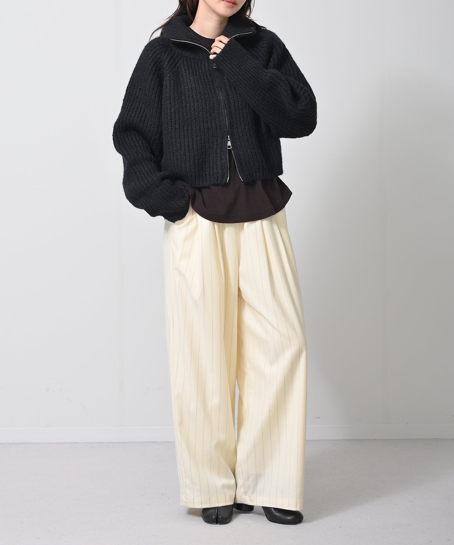 ブラック　model：H160