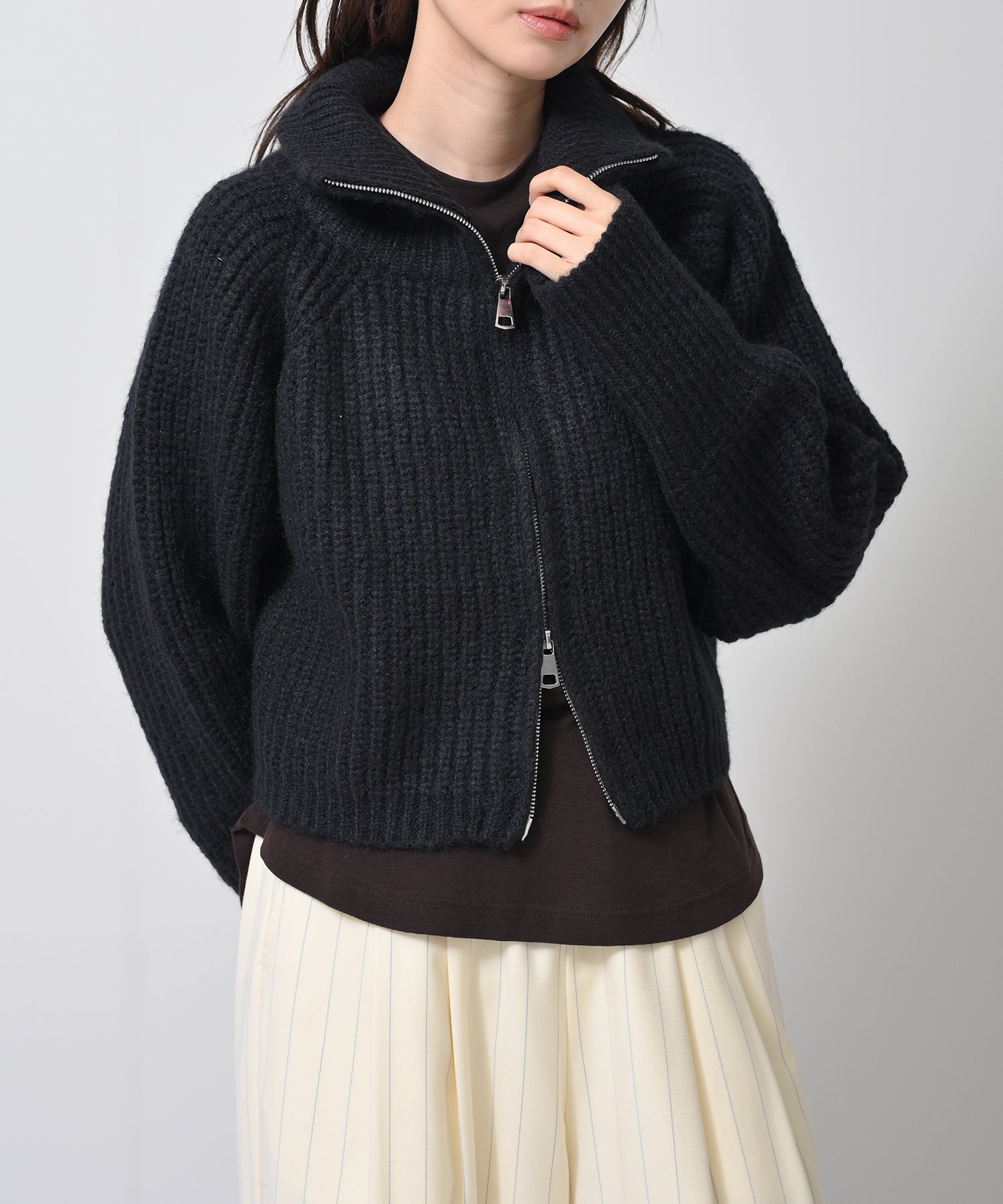 ブラック　model：H160