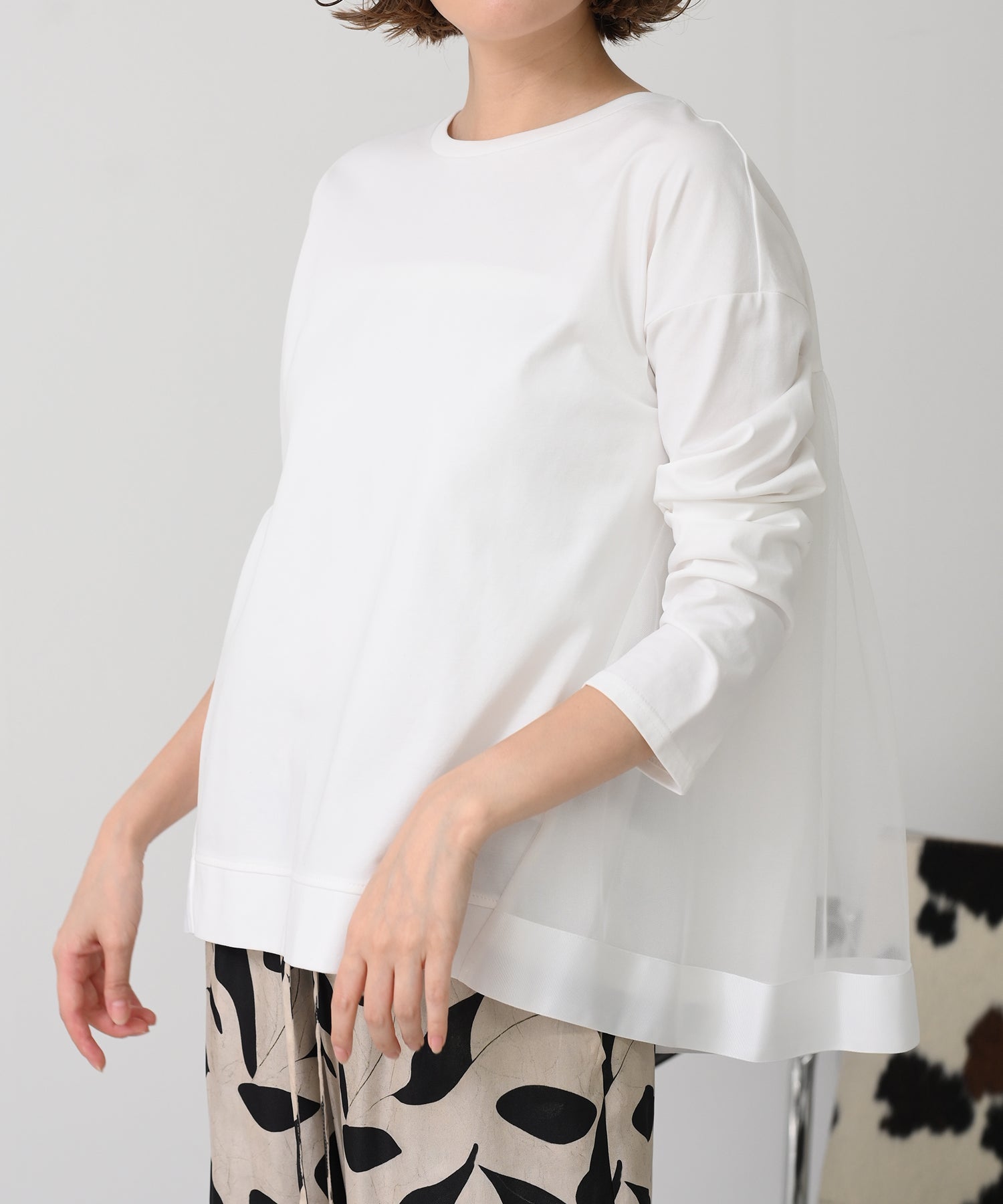 オフホワイト　model：H167