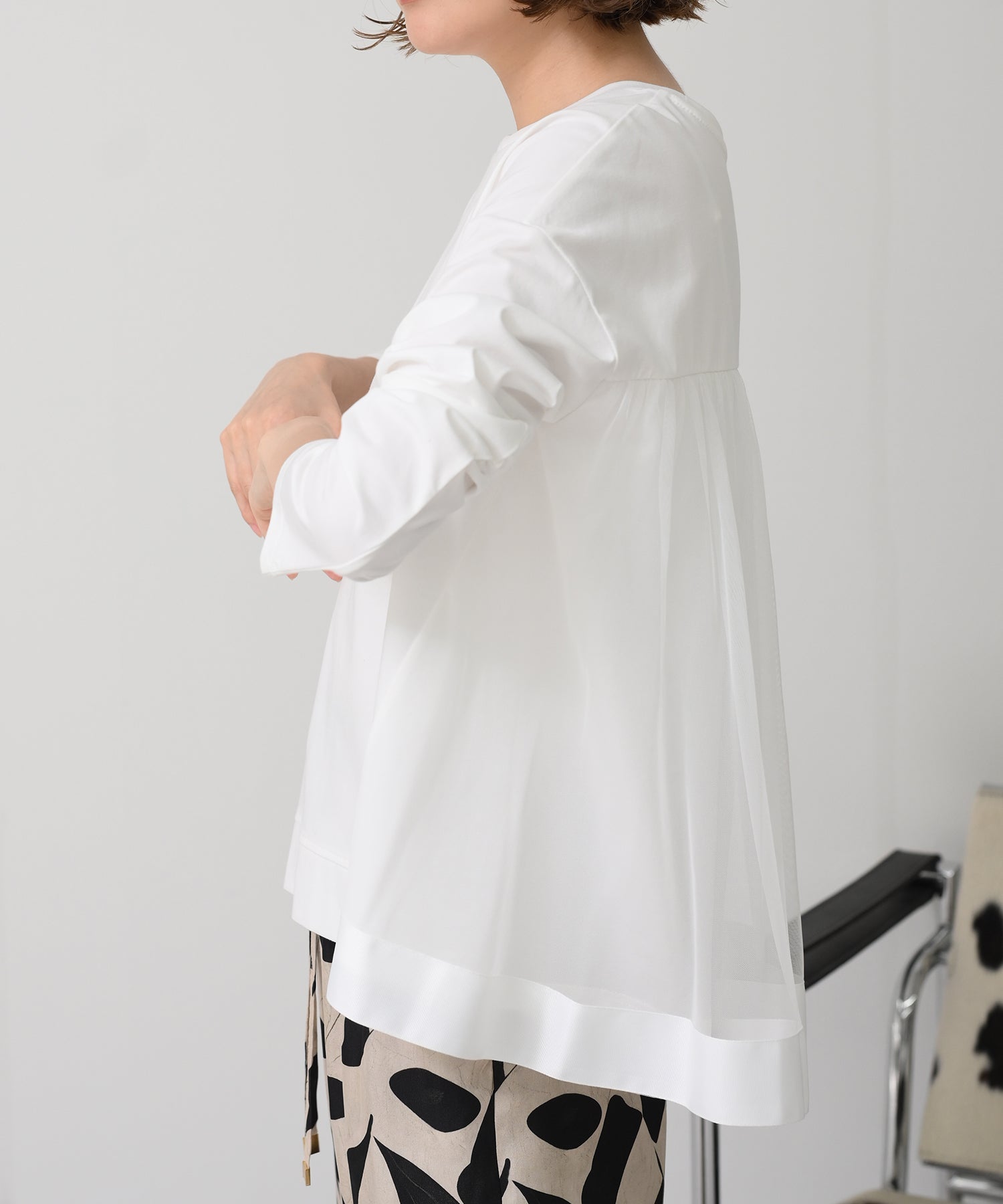 オフホワイト　model：H167