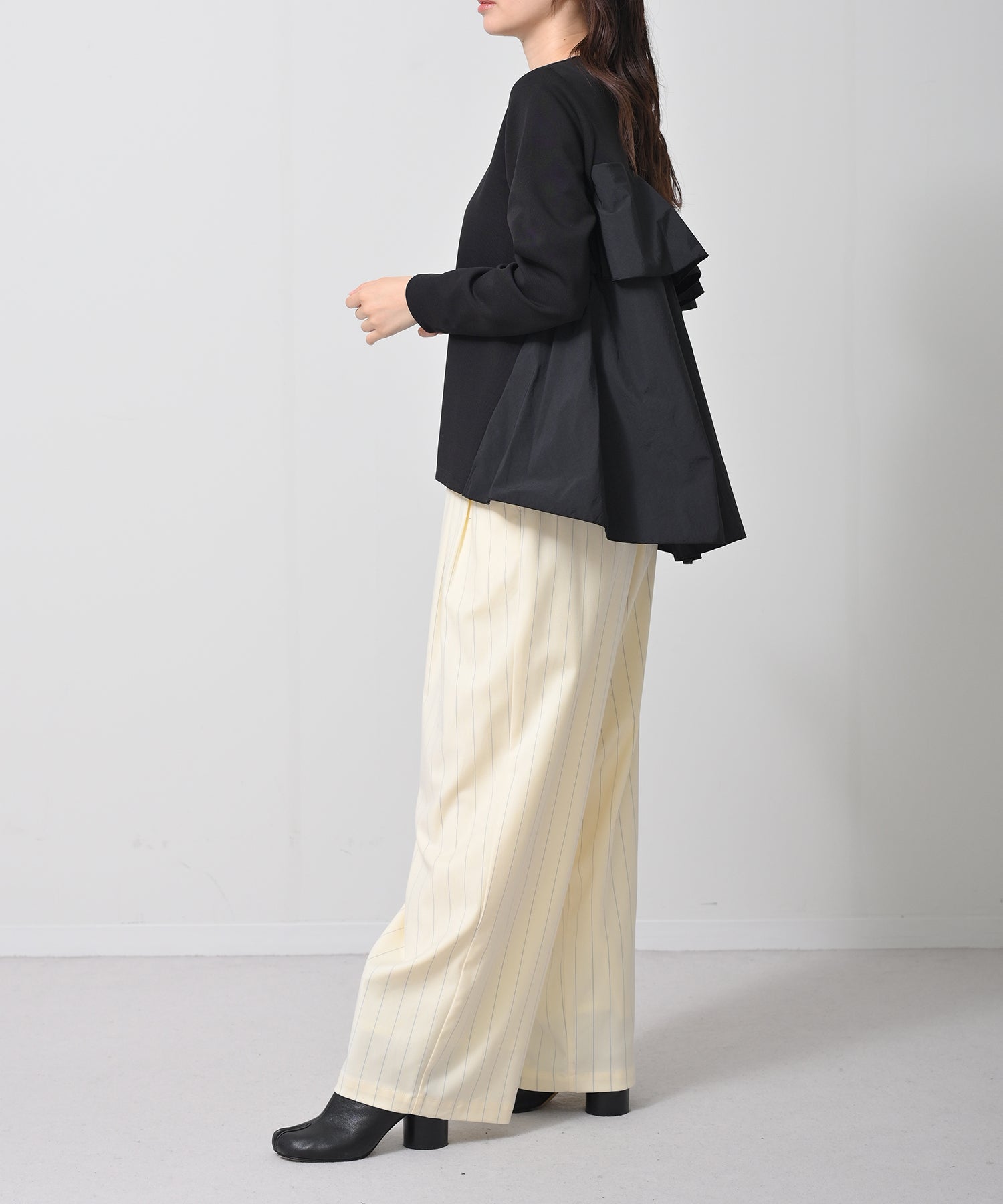 ブラック　model：H160