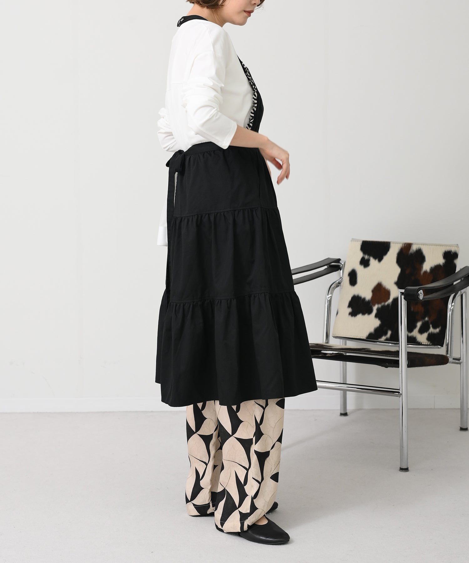 新品タグ付き★ AMERI BUTTON MOTIF APRON DRESS M 即完売のボタンモチーフエプロンドレスが緊急再入荷決定♡ | 黒石