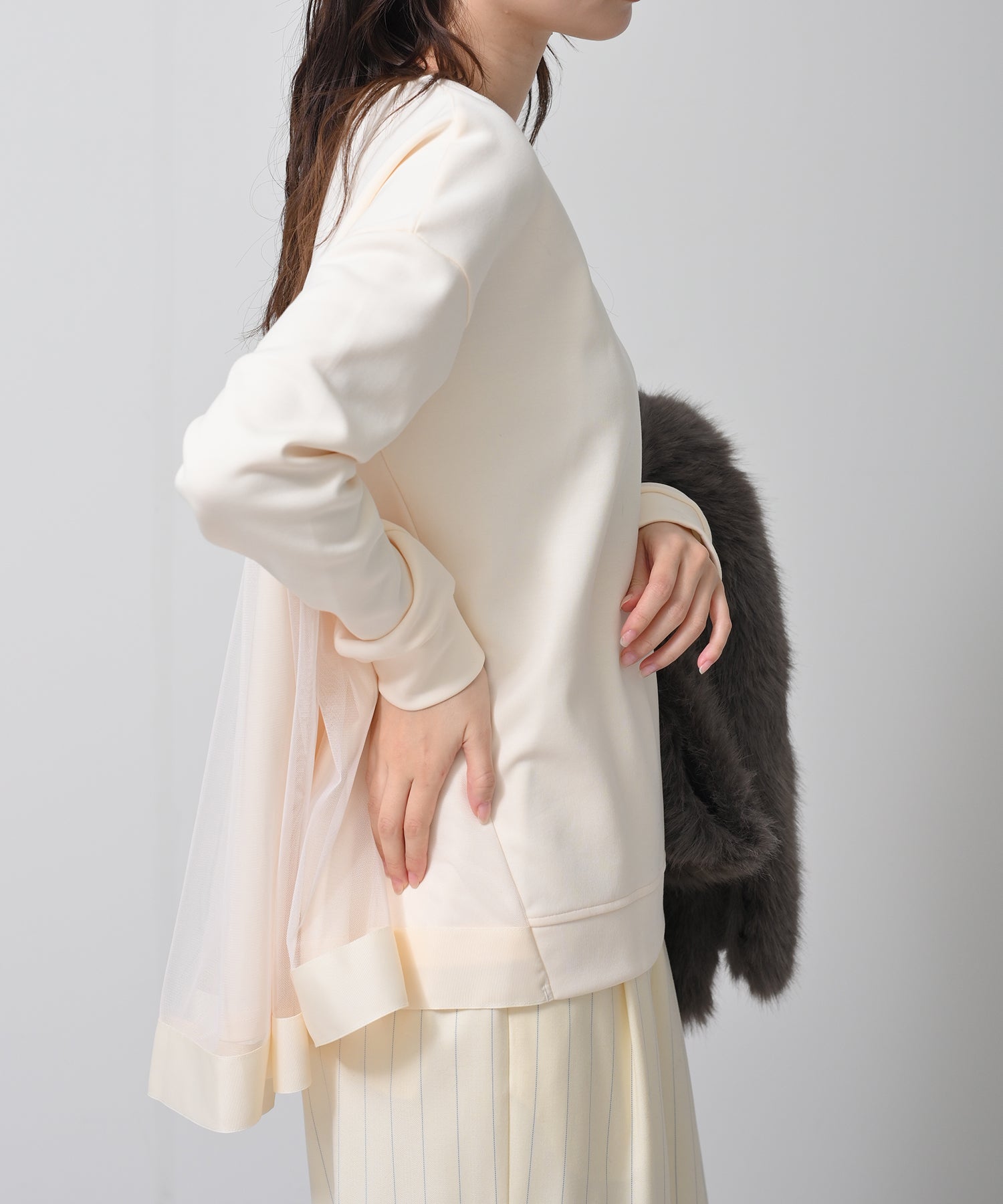 オフホワイト　model：H160