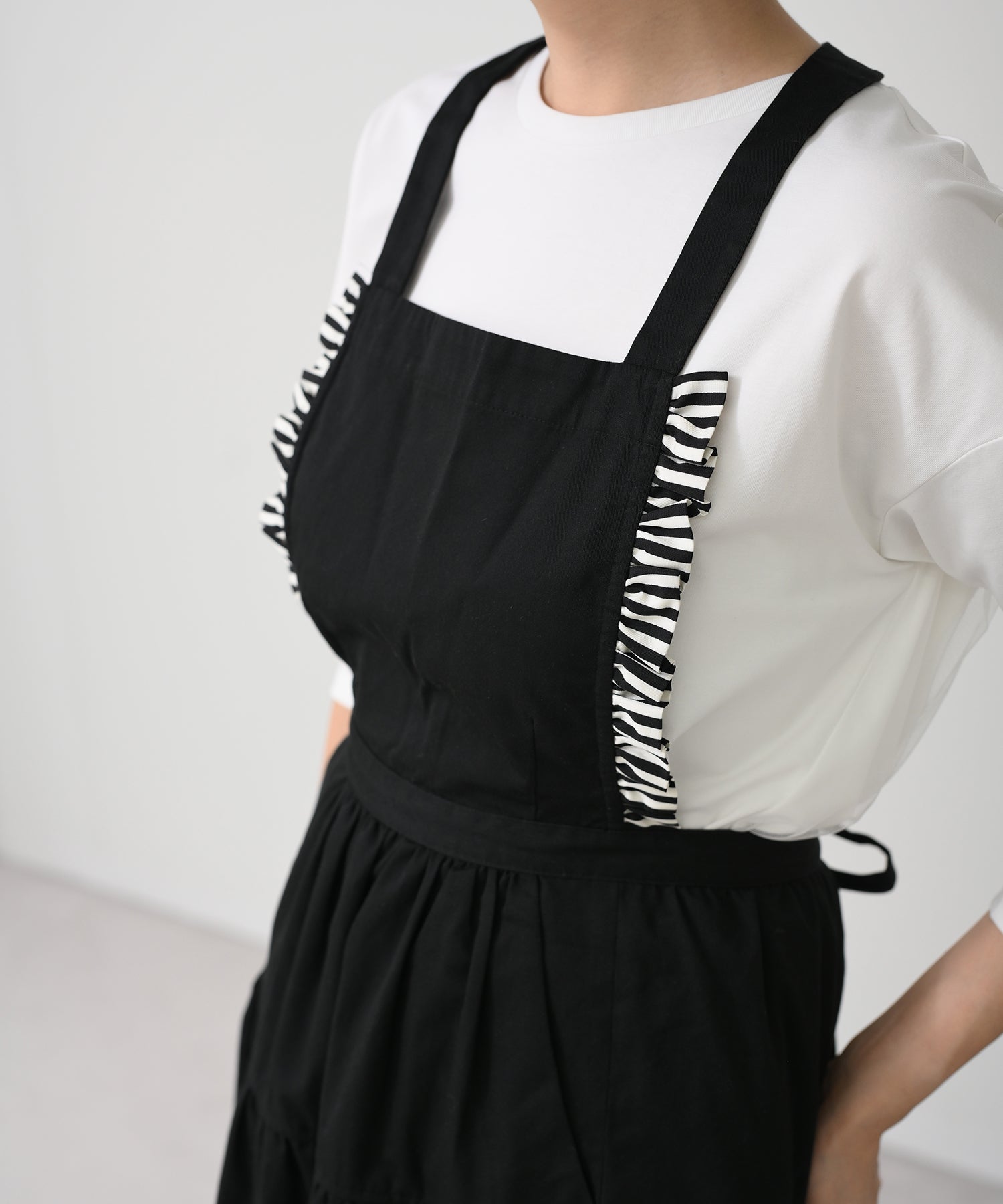 ブラック　model：H167