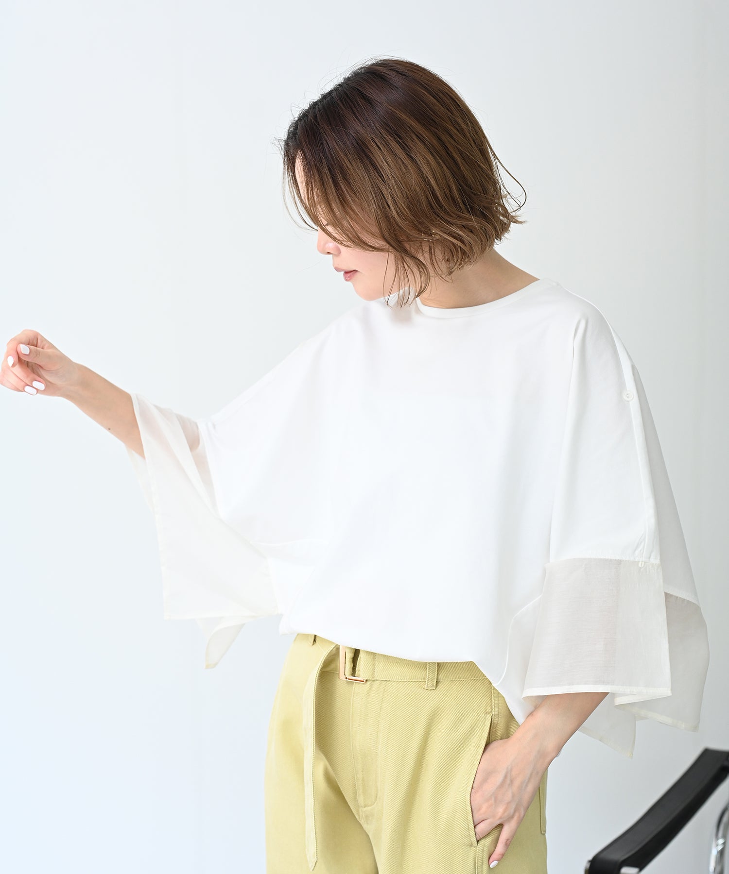 オフホワイト　model：H167