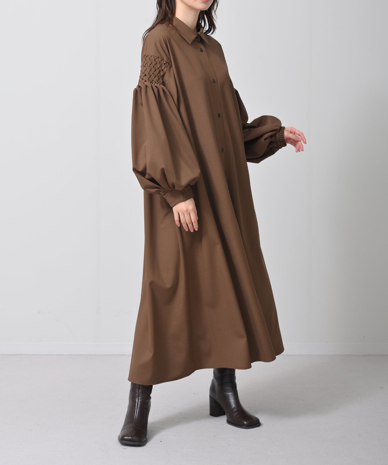 ブラウン　model：H160