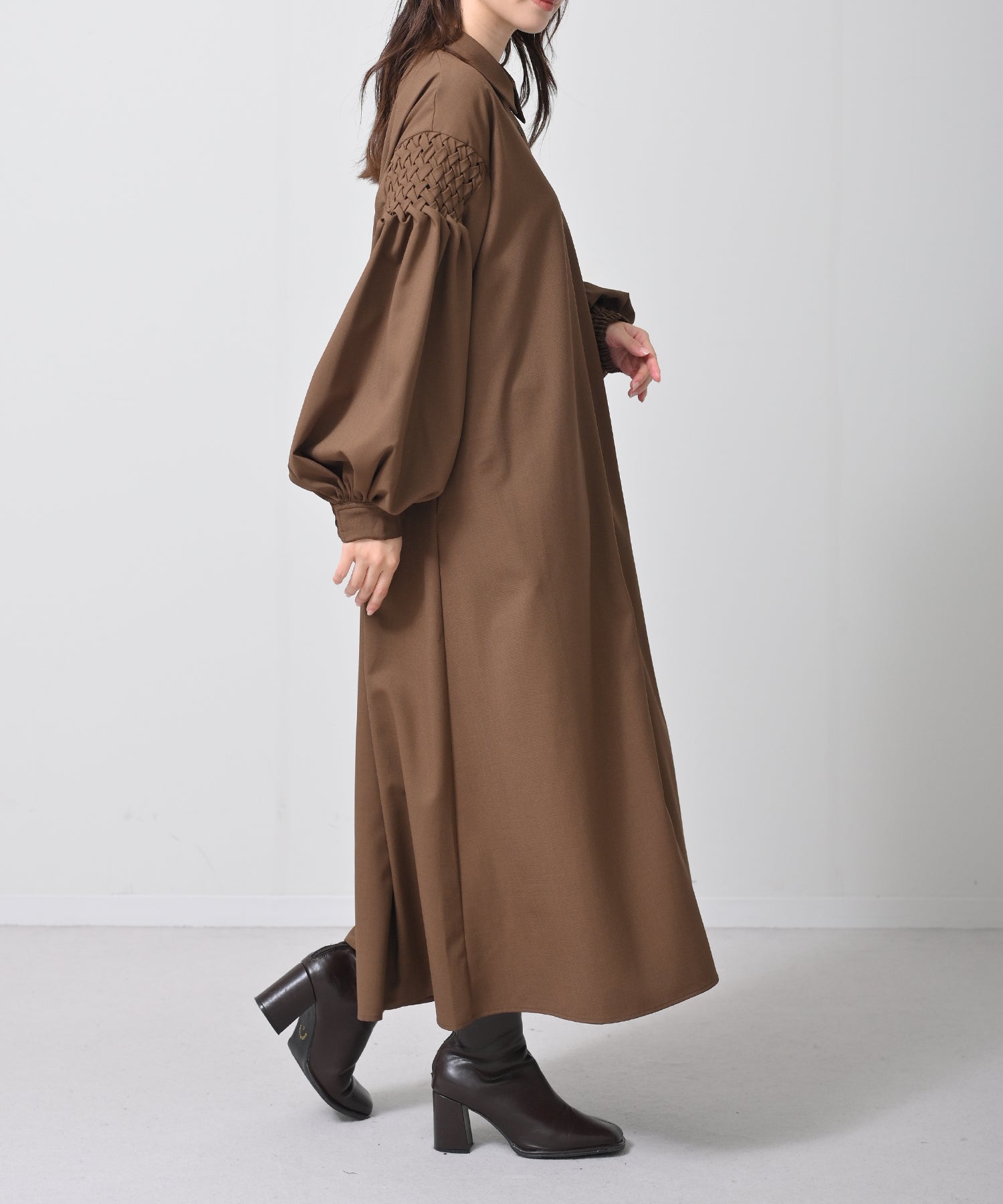 ブラウン　model：H160